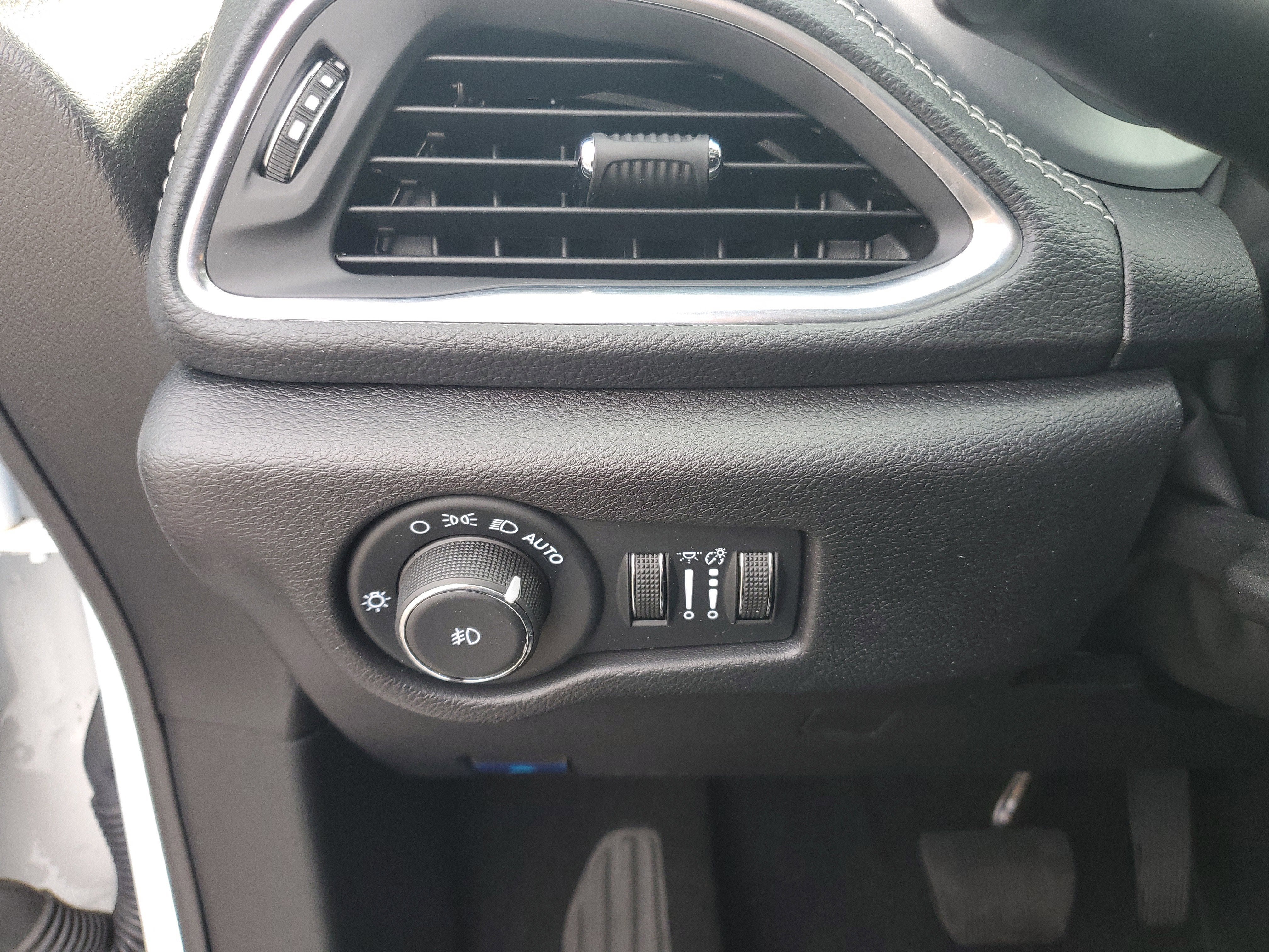 2025 Chrysler Pacifica Hybrid Premium S Appearance Pkg