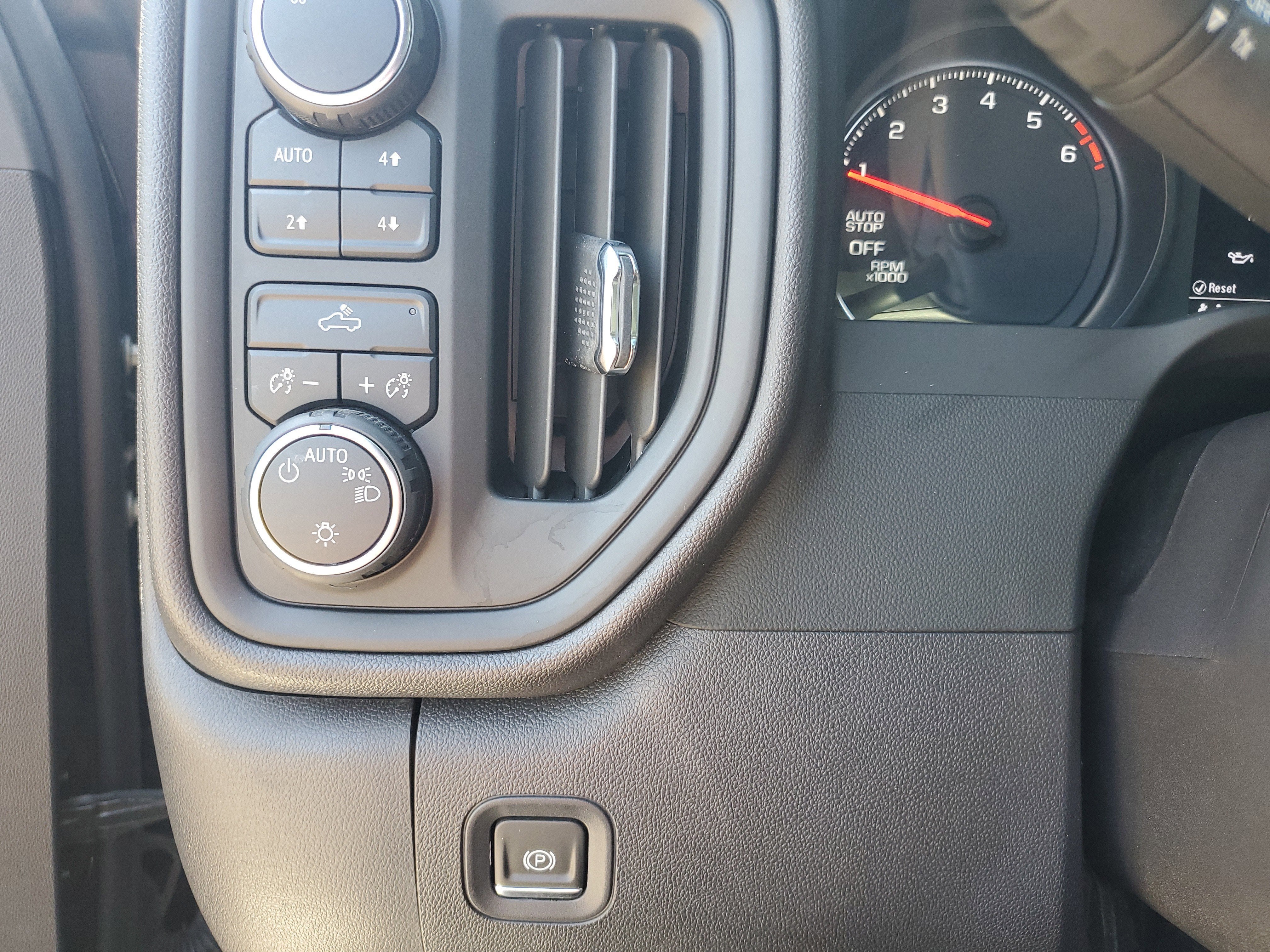 2024 Chevrolet Silverado 1500 Custom Trail Boss