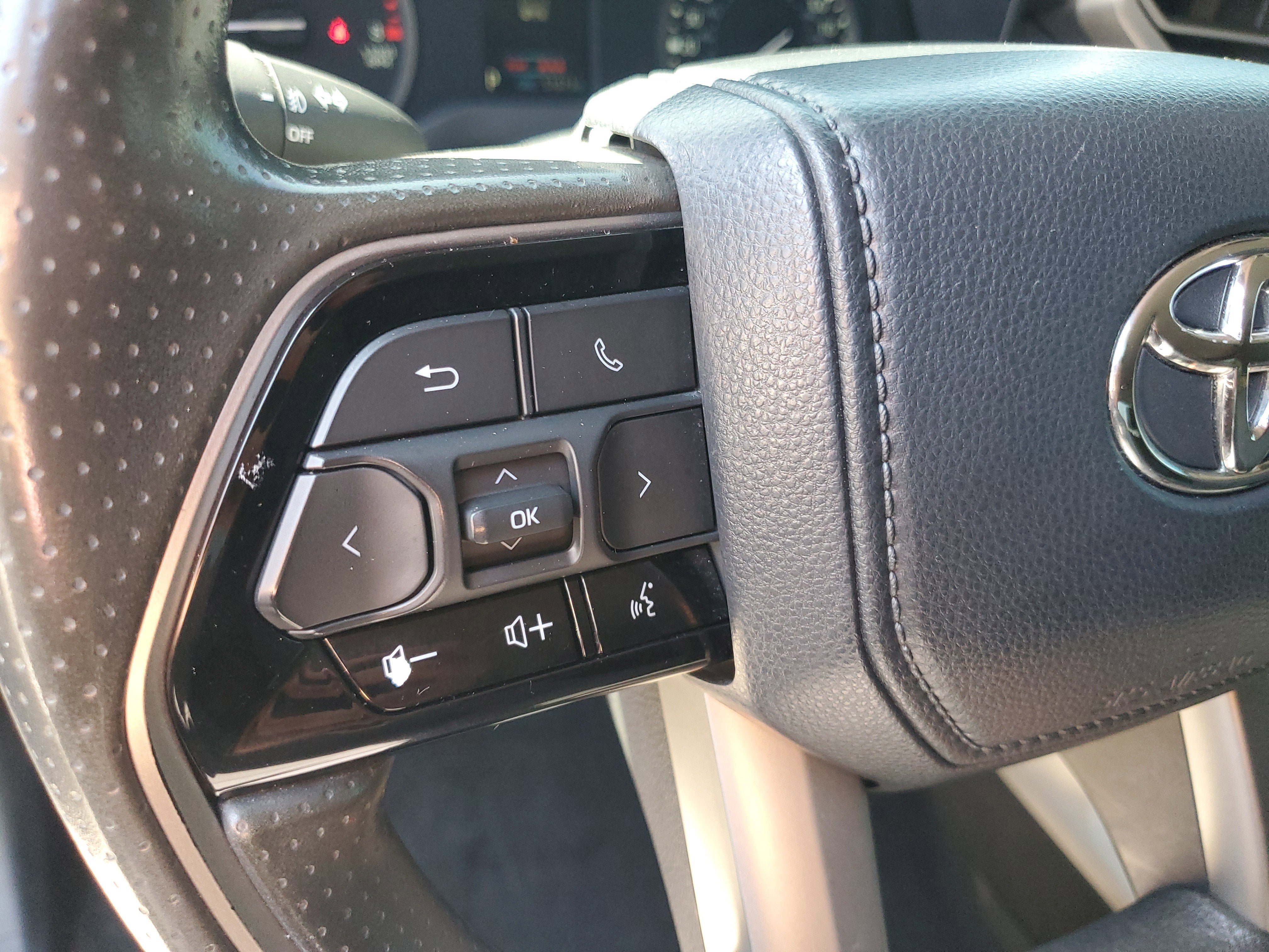 2022 Toyota Tundra 2WD SR5