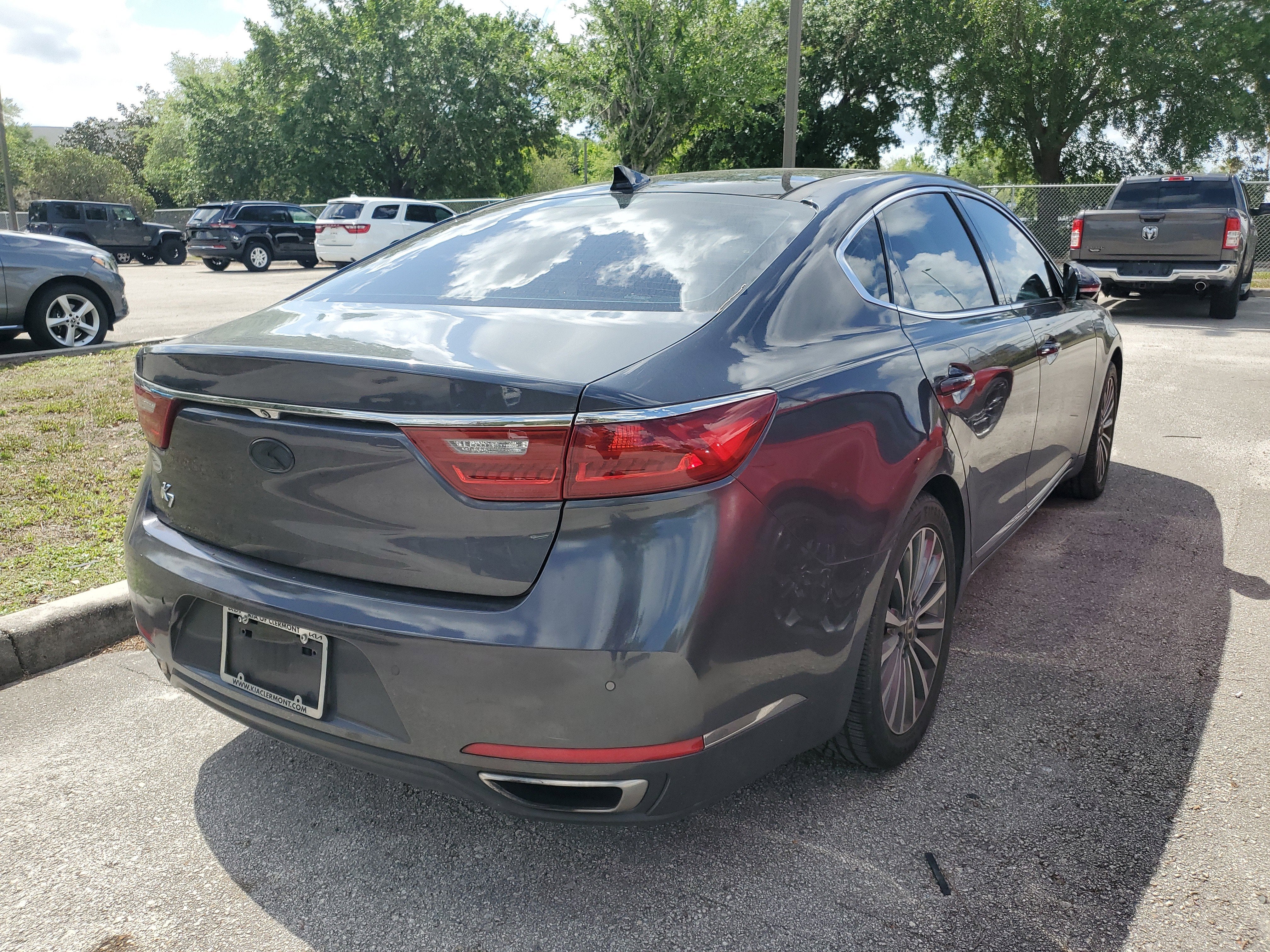2017 Kia Cadenza Technology