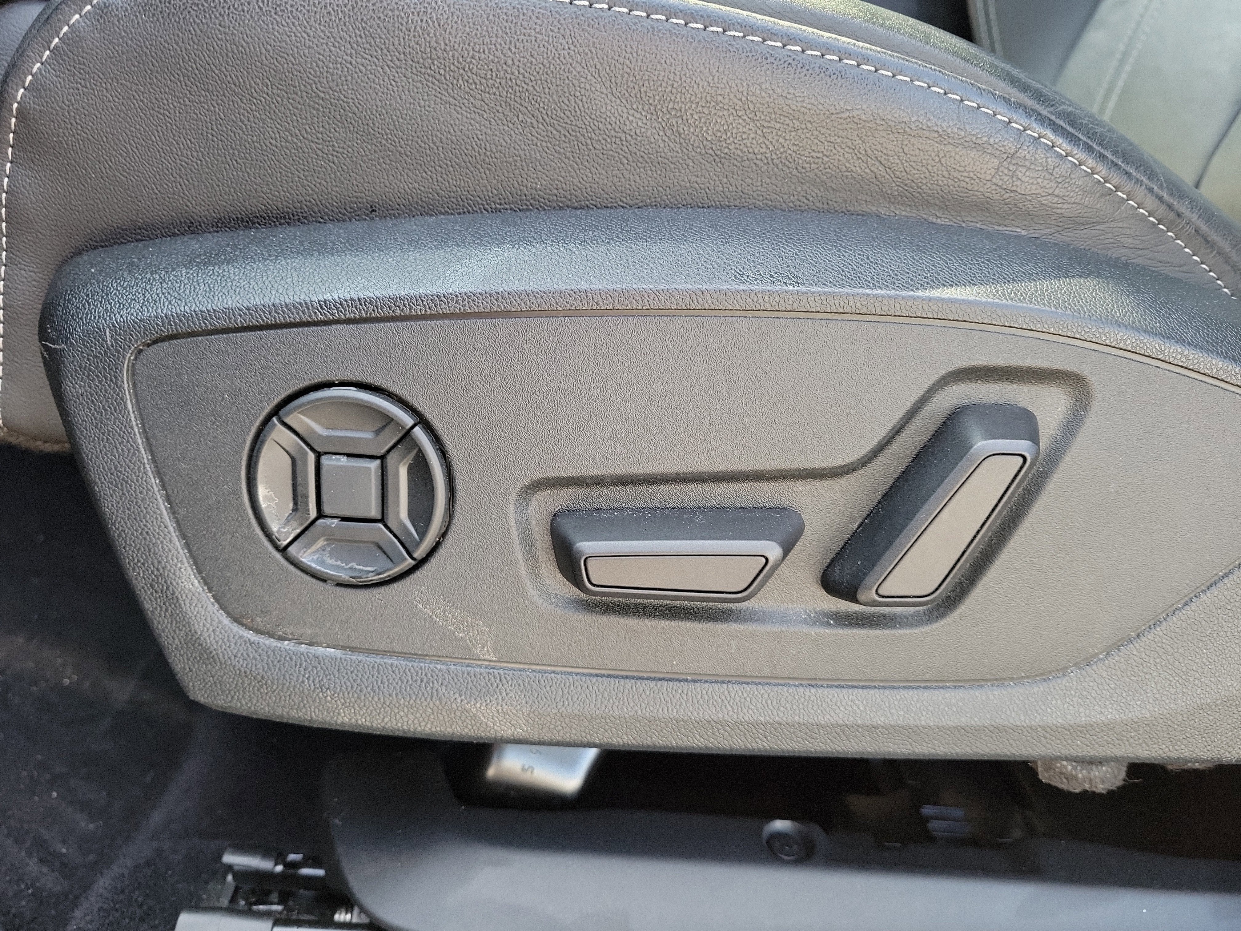 2022 Audi Q4 e-tron Premium Plus