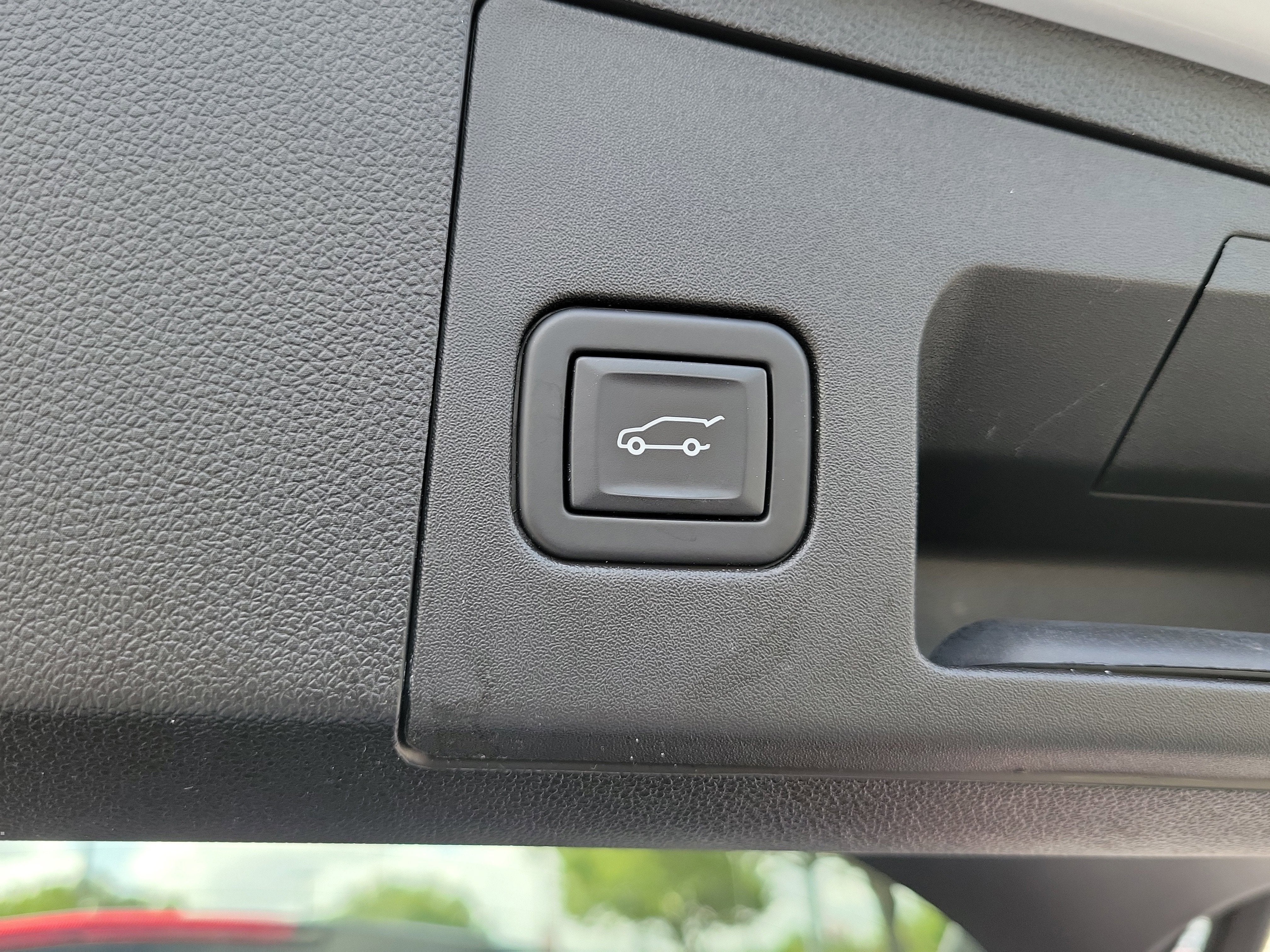 2023 Cadillac XT4 FWD Premium Luxury