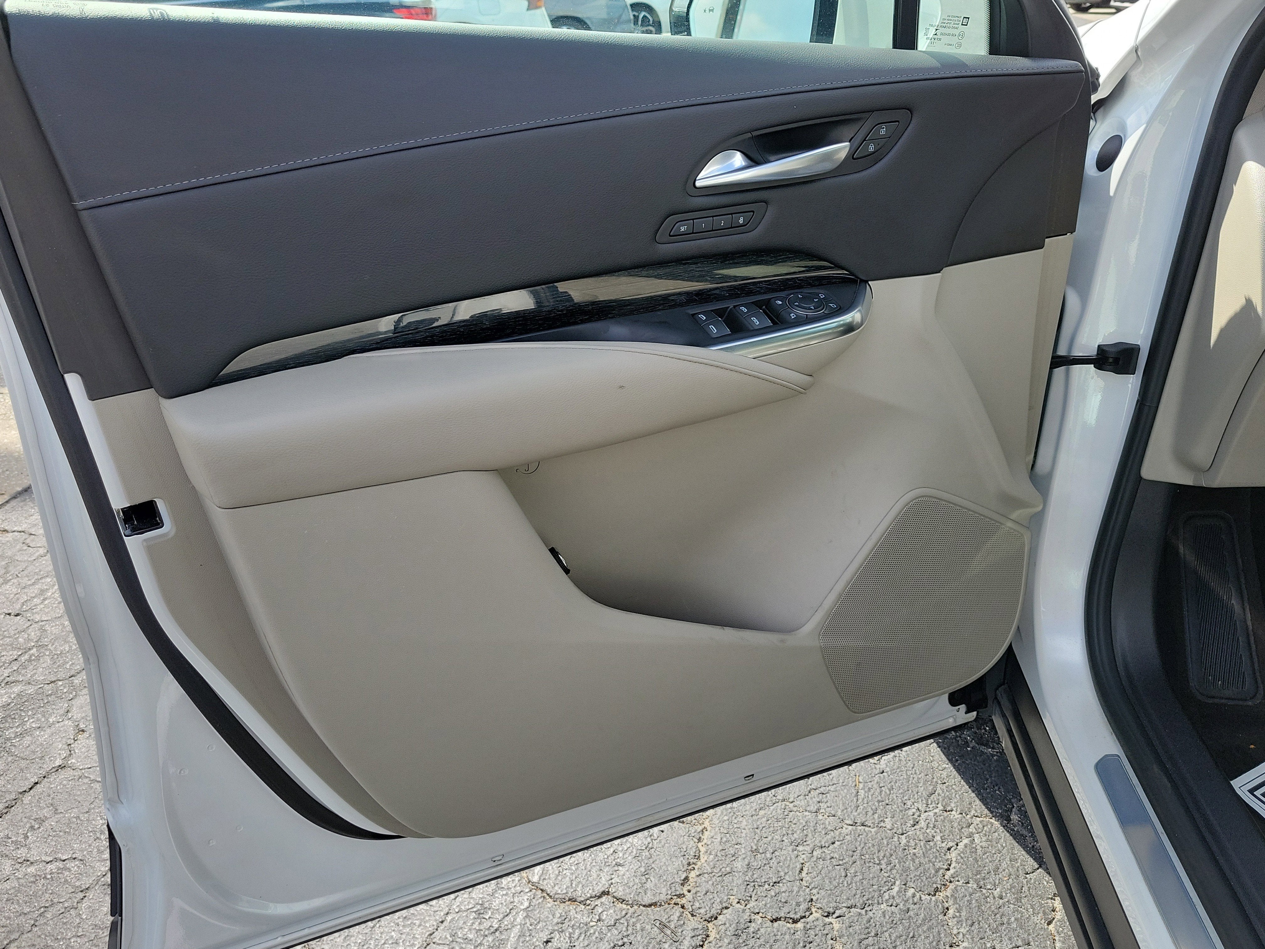 2023 Cadillac XT4 FWD Premium Luxury