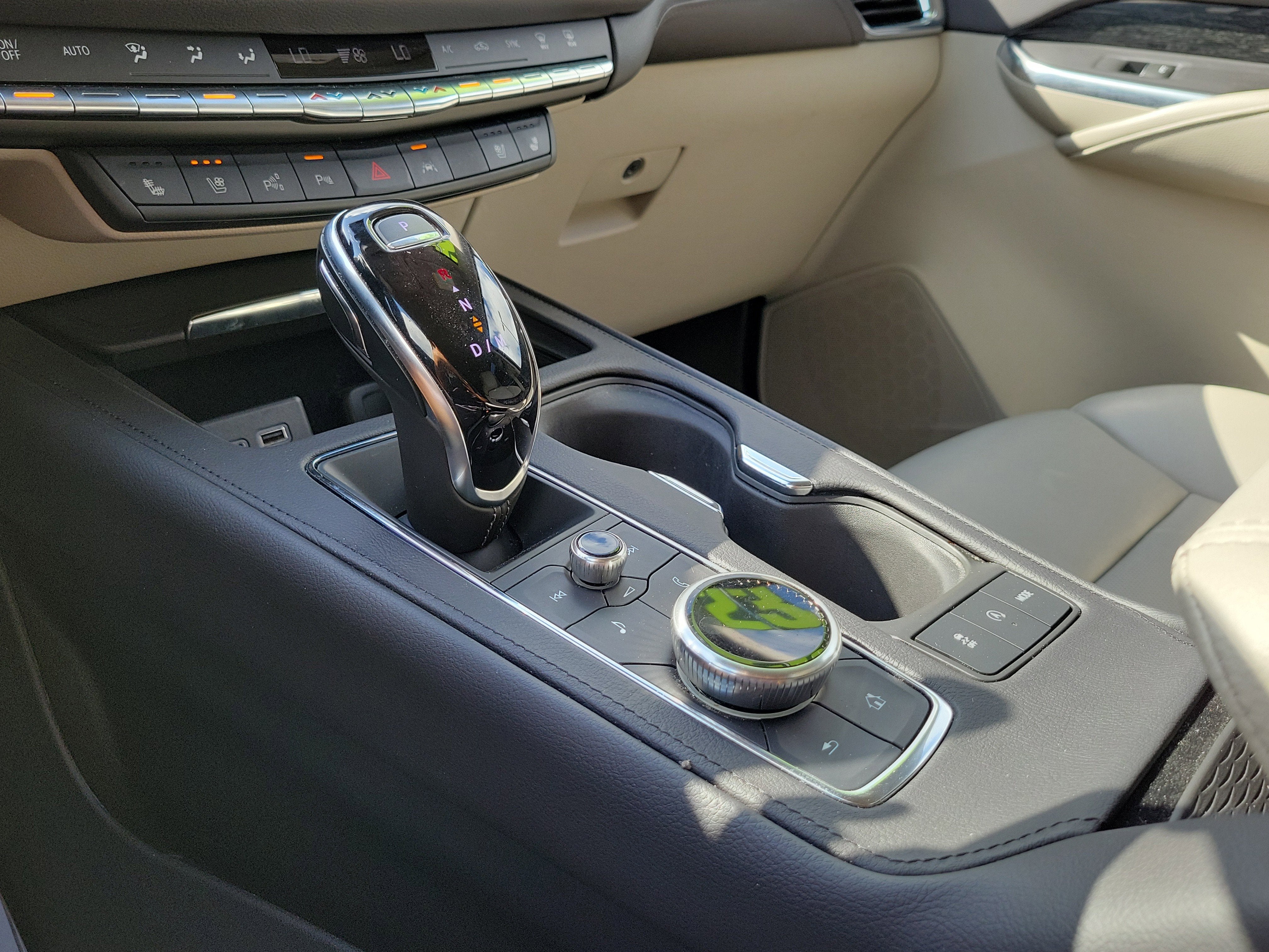 2023 Cadillac XT4 FWD Premium Luxury