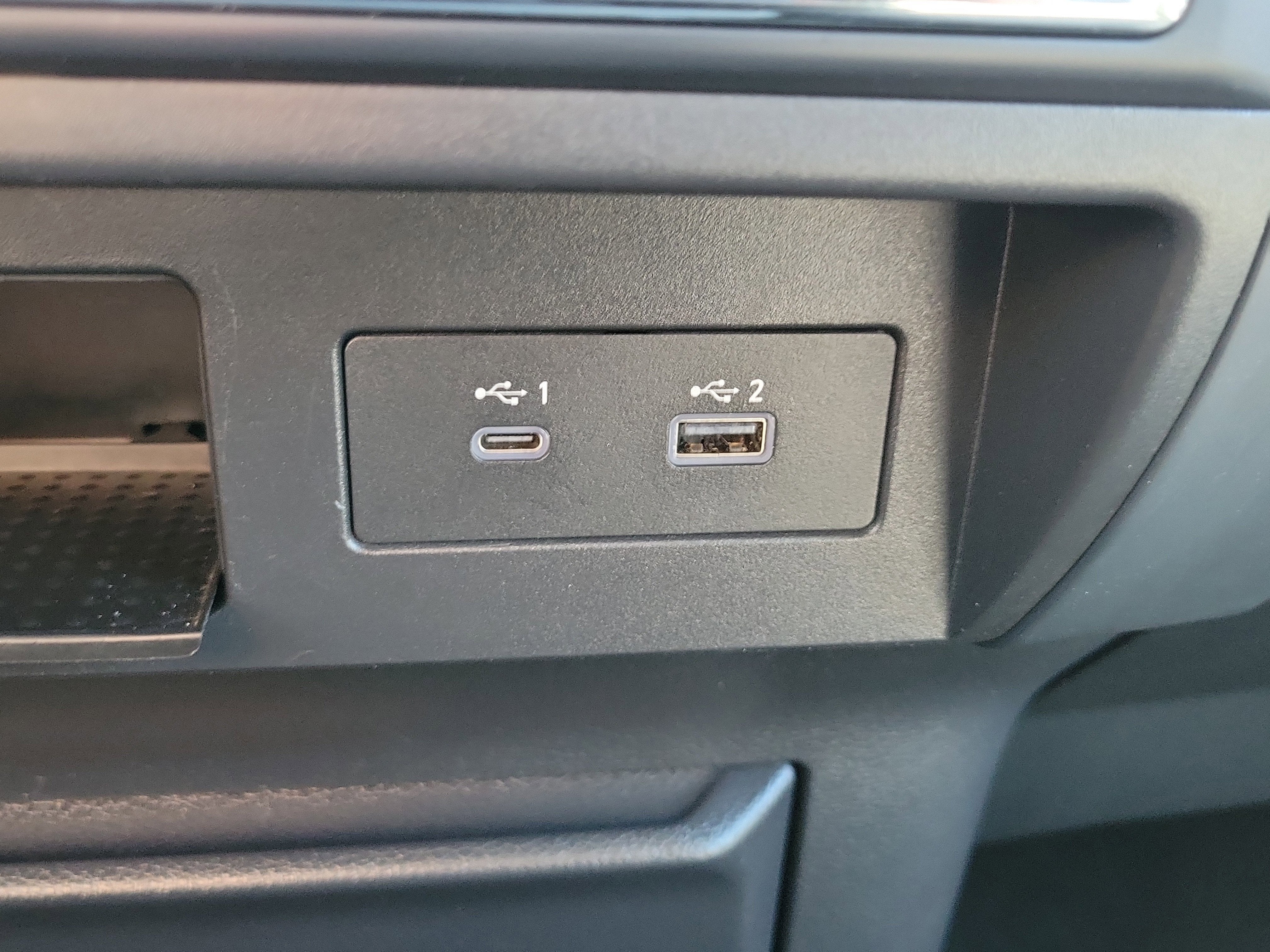 2022 Nissan Titan SV