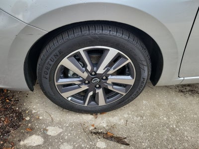 2024 Nissan Versa SV
