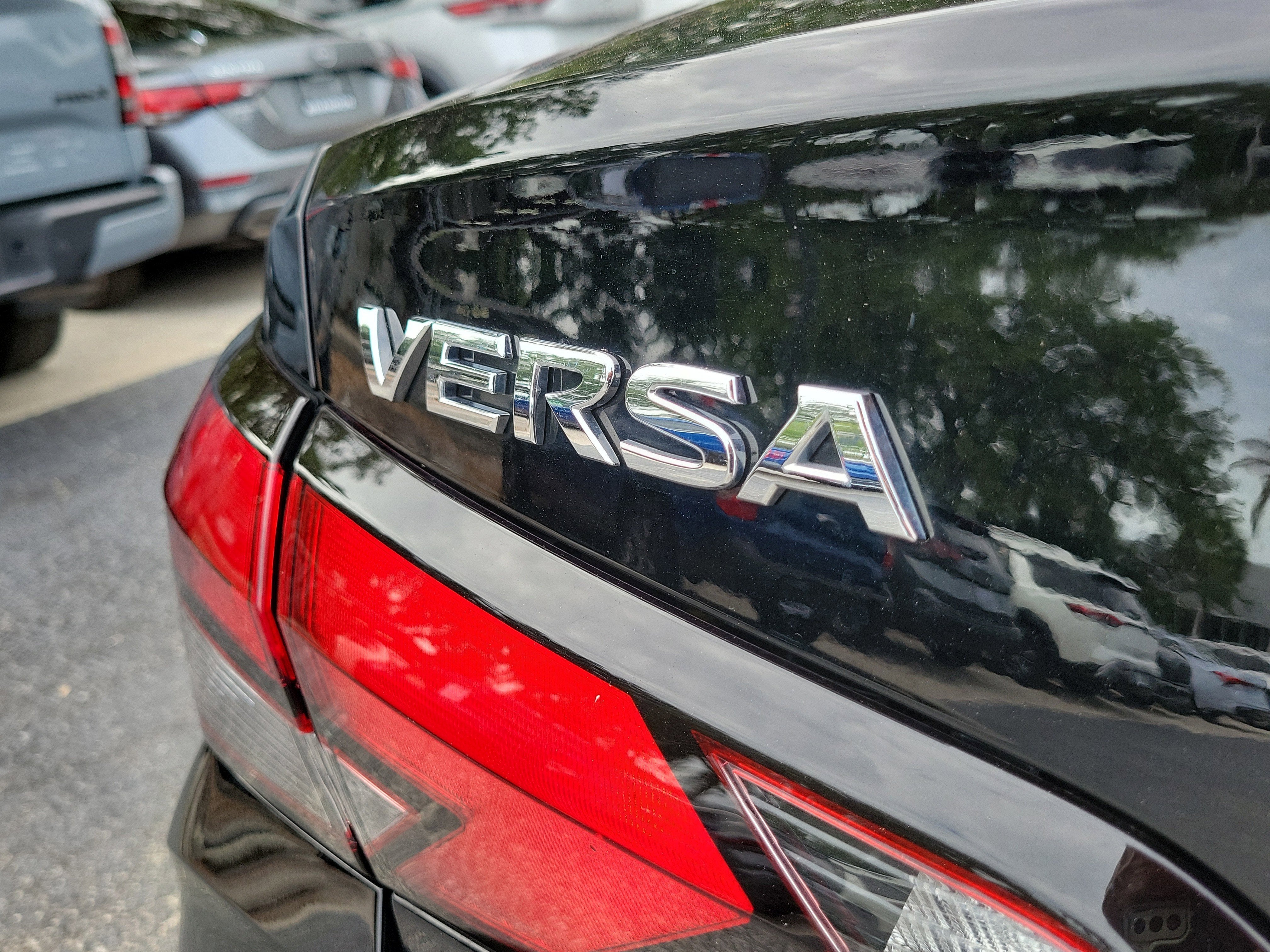 2025 Nissan Versa SV