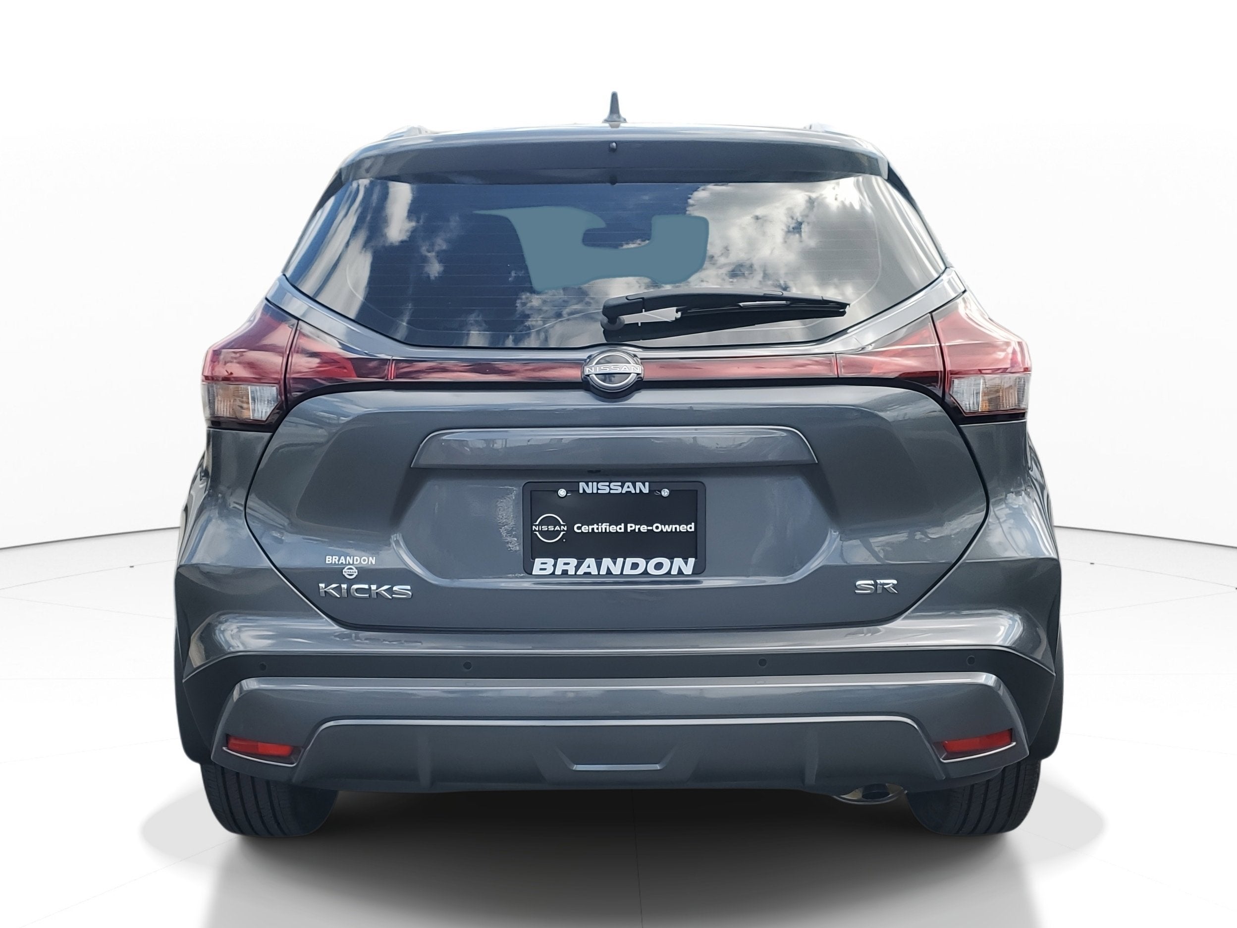 2023 Nissan Kicks SR