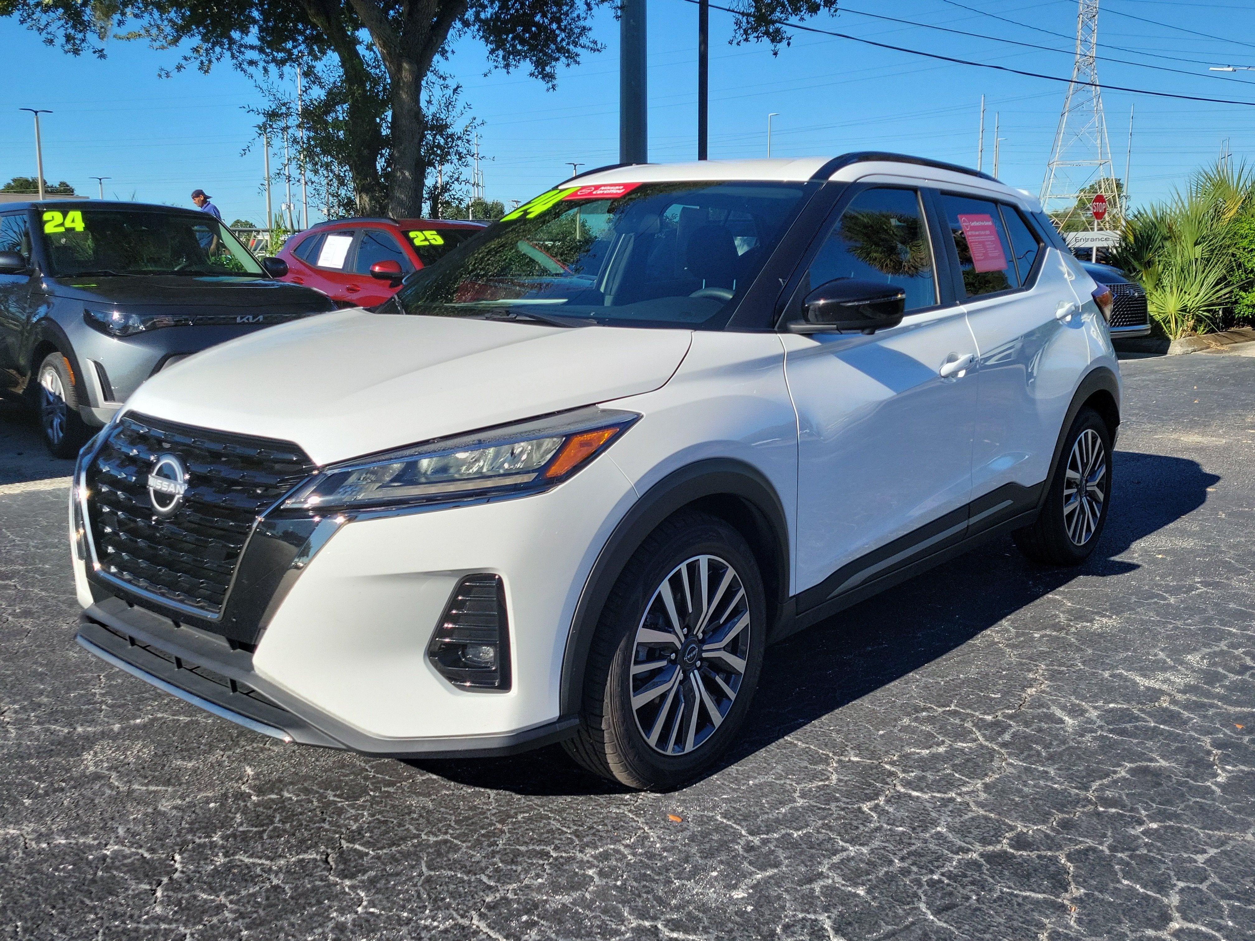 2024 Nissan Kicks SR
