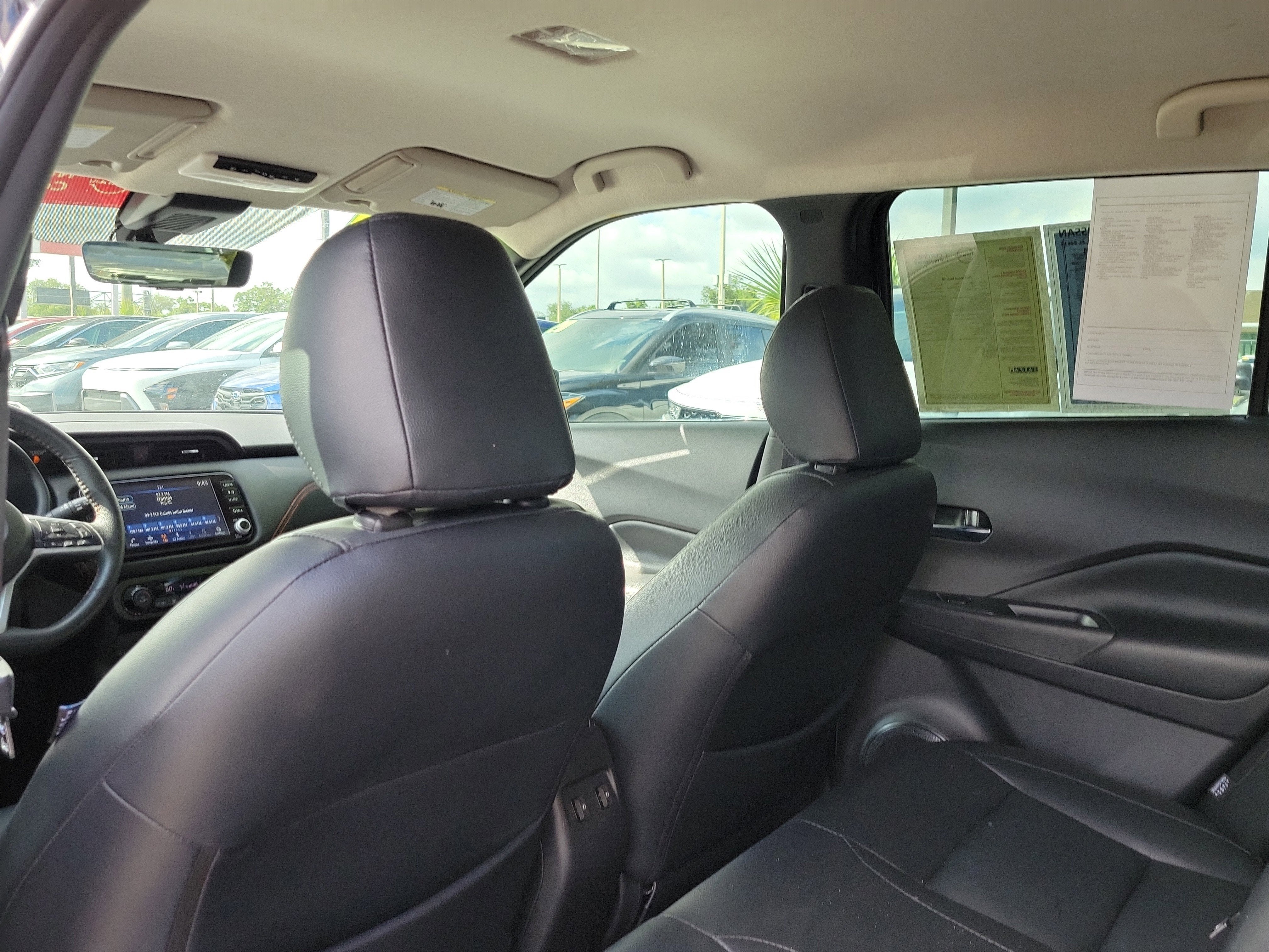 2022 Nissan Kicks SR