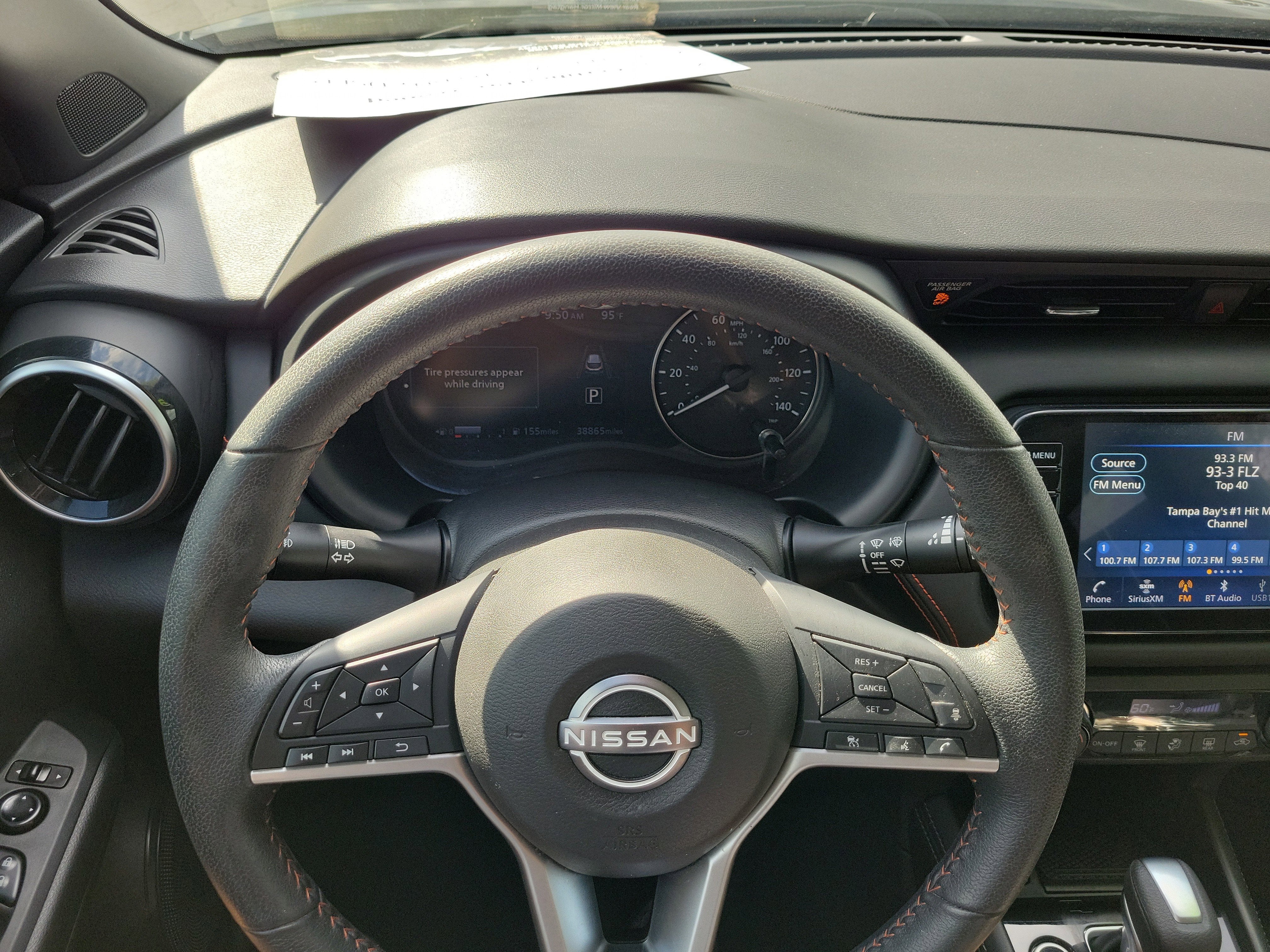 2022 Nissan Kicks SR