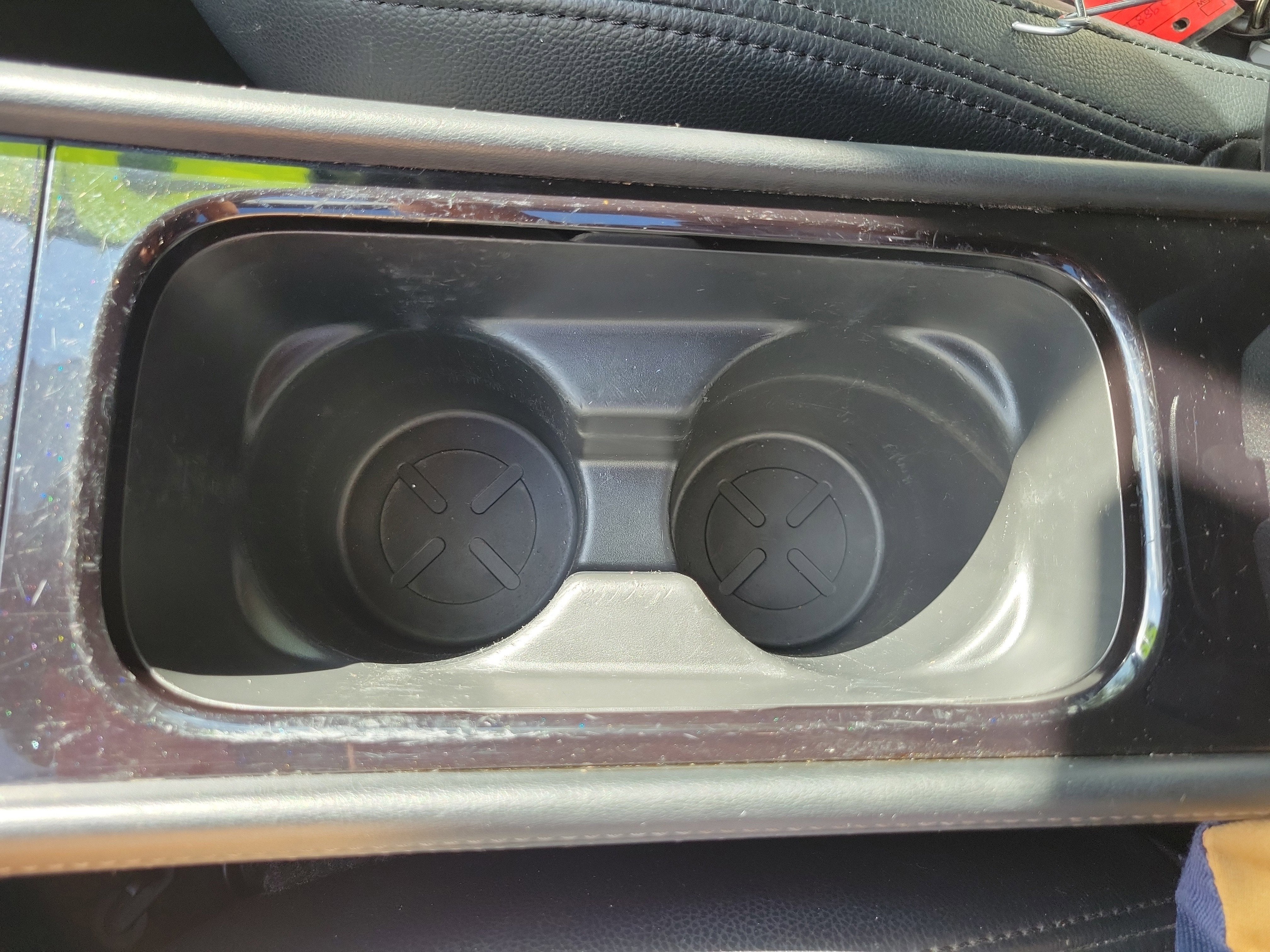 2022 Nissan Kicks SR
