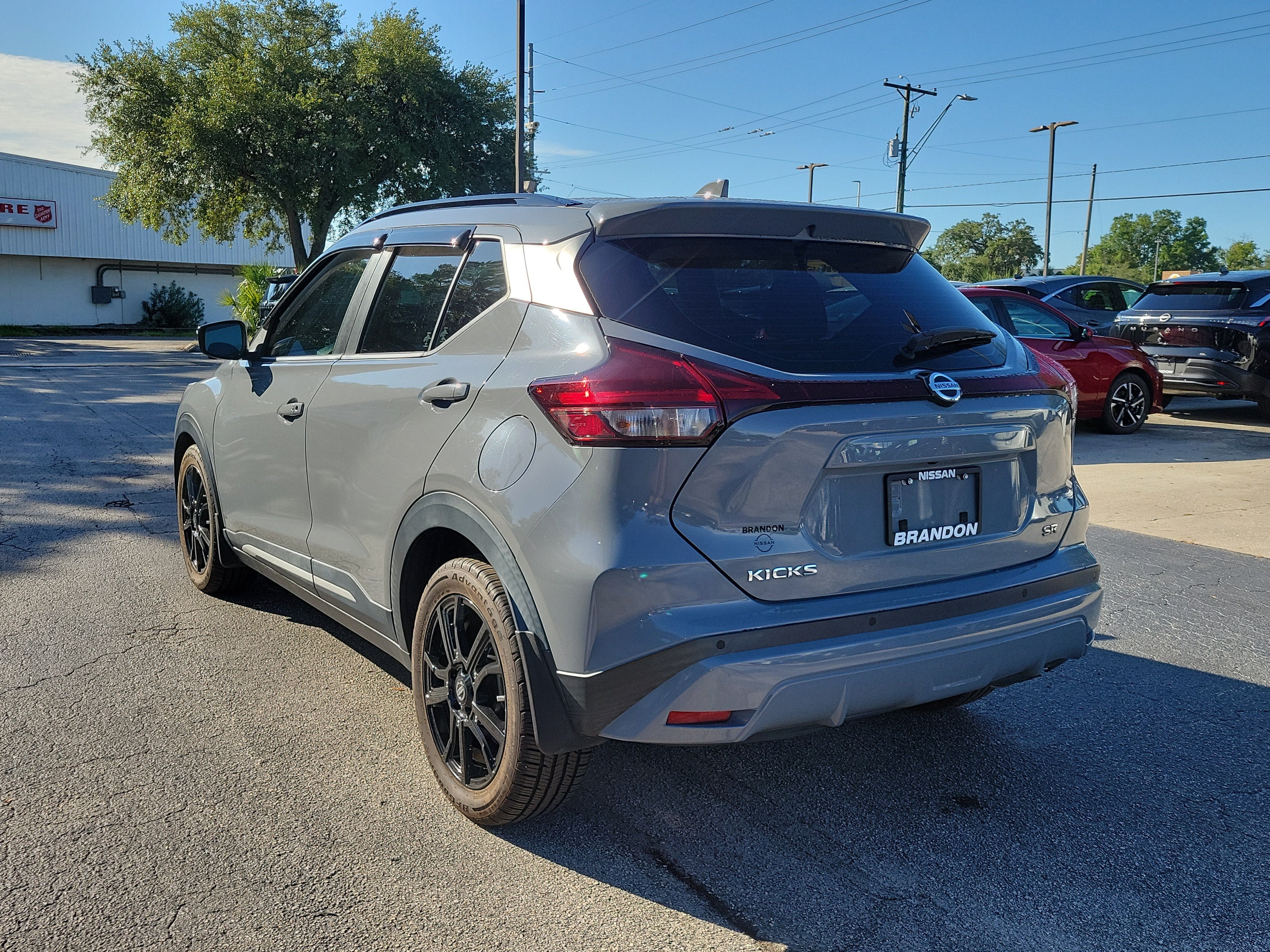 2021 Nissan Kicks SR