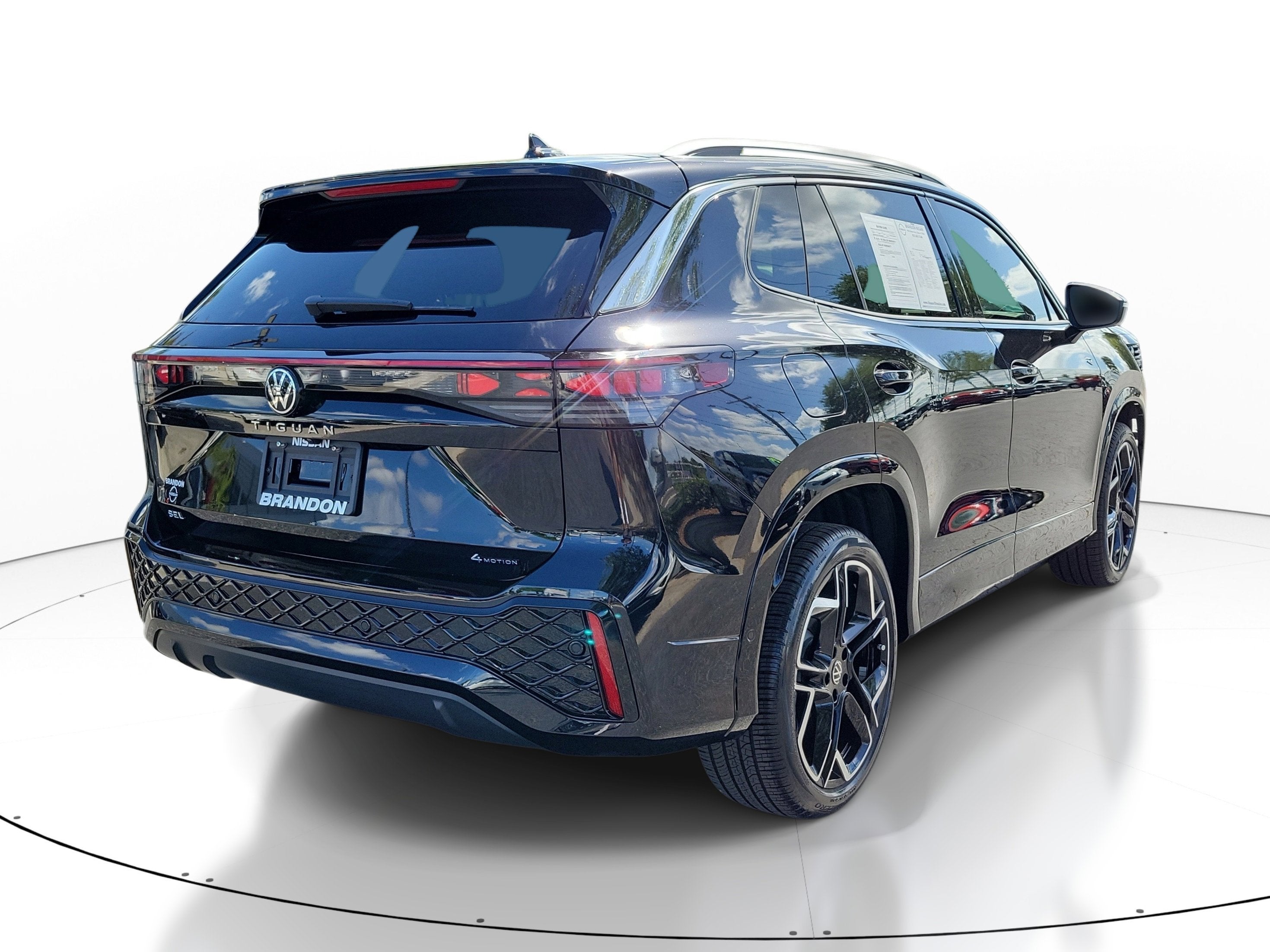 2025 Volkswagen Tiguan SEL R-Line