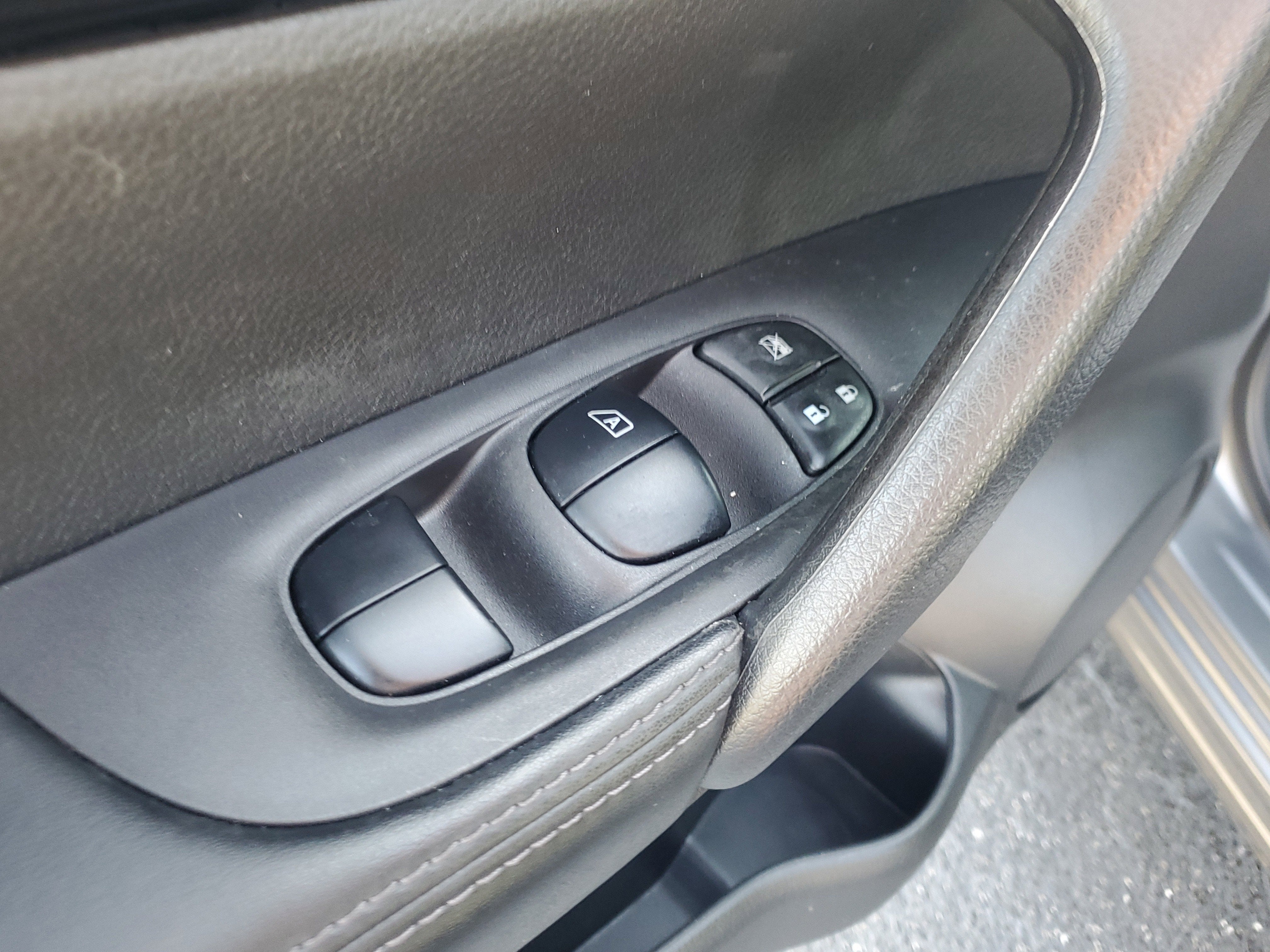 2021 Nissan Rogue Sport SV