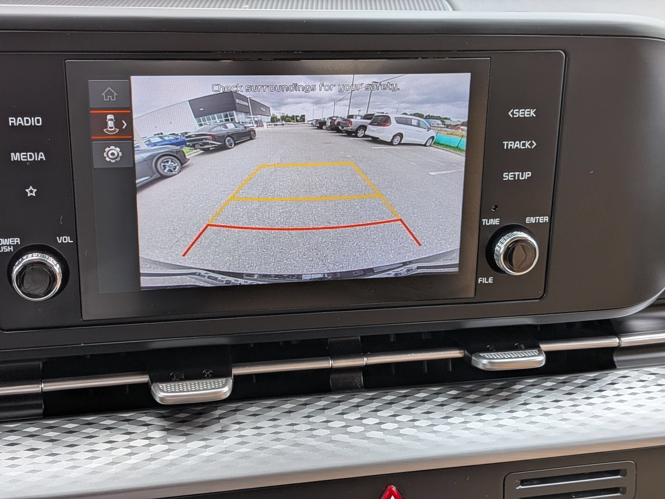 2024 Kia Carnival LX