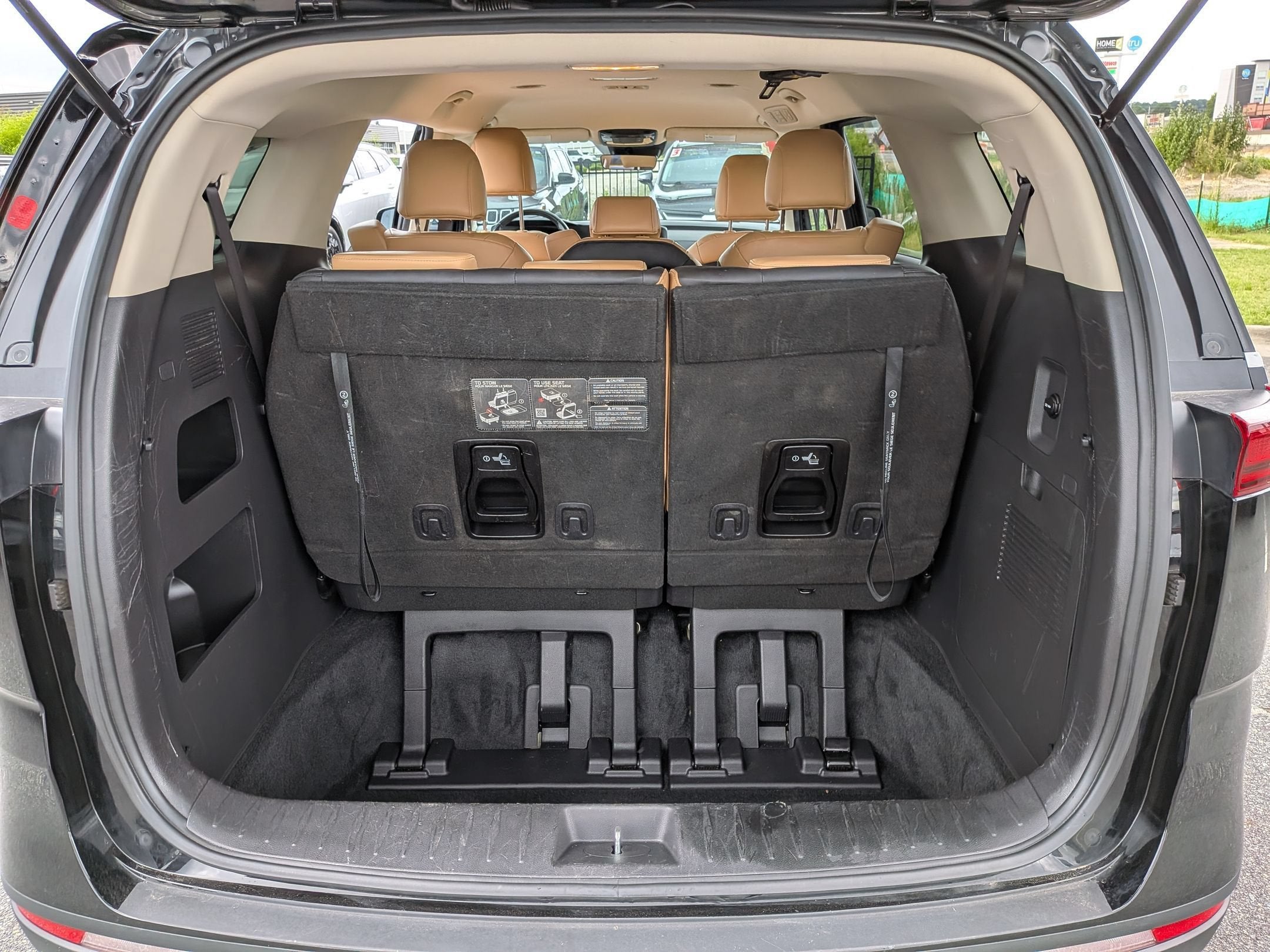 2024 Kia Carnival LX