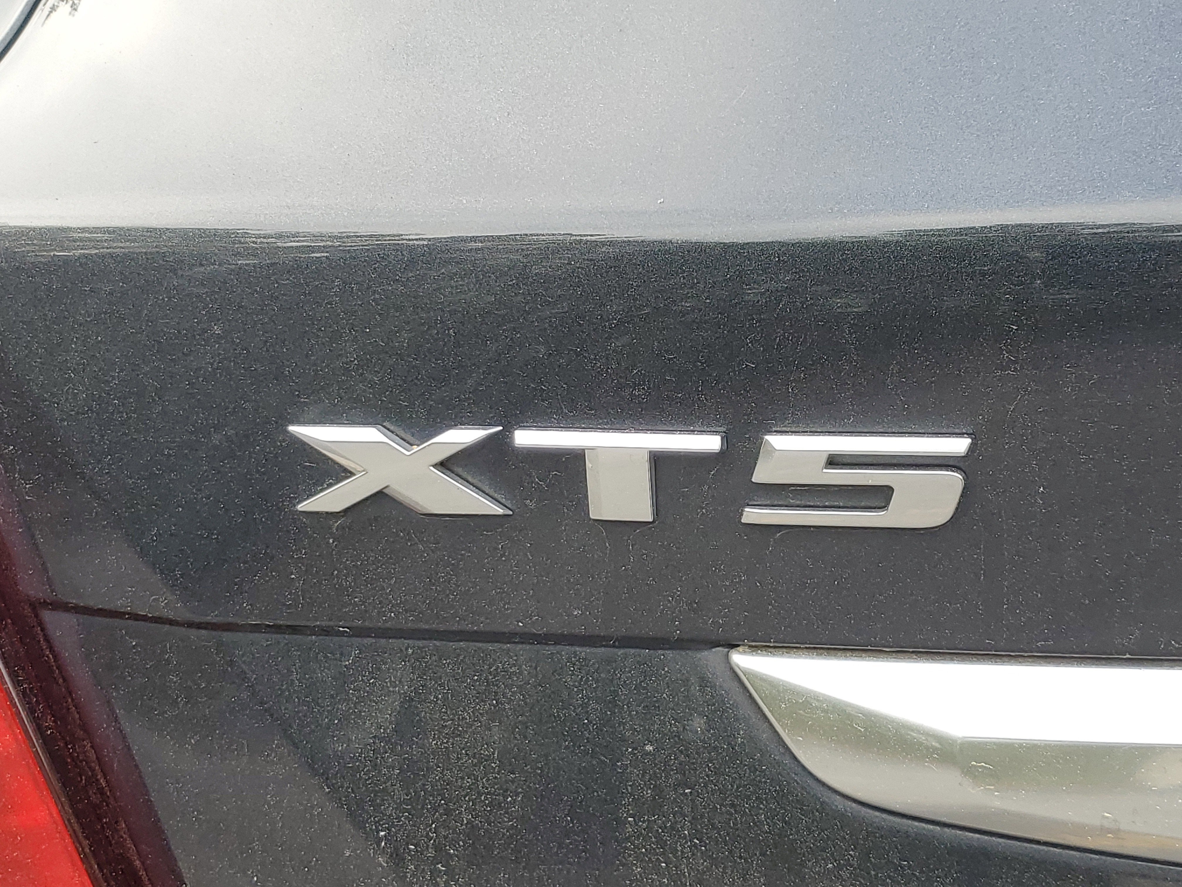 2023 Cadillac XT5 FWD Luxury