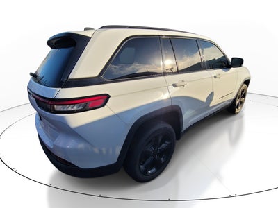 2022 Jeep Grand Cherokee Altitude