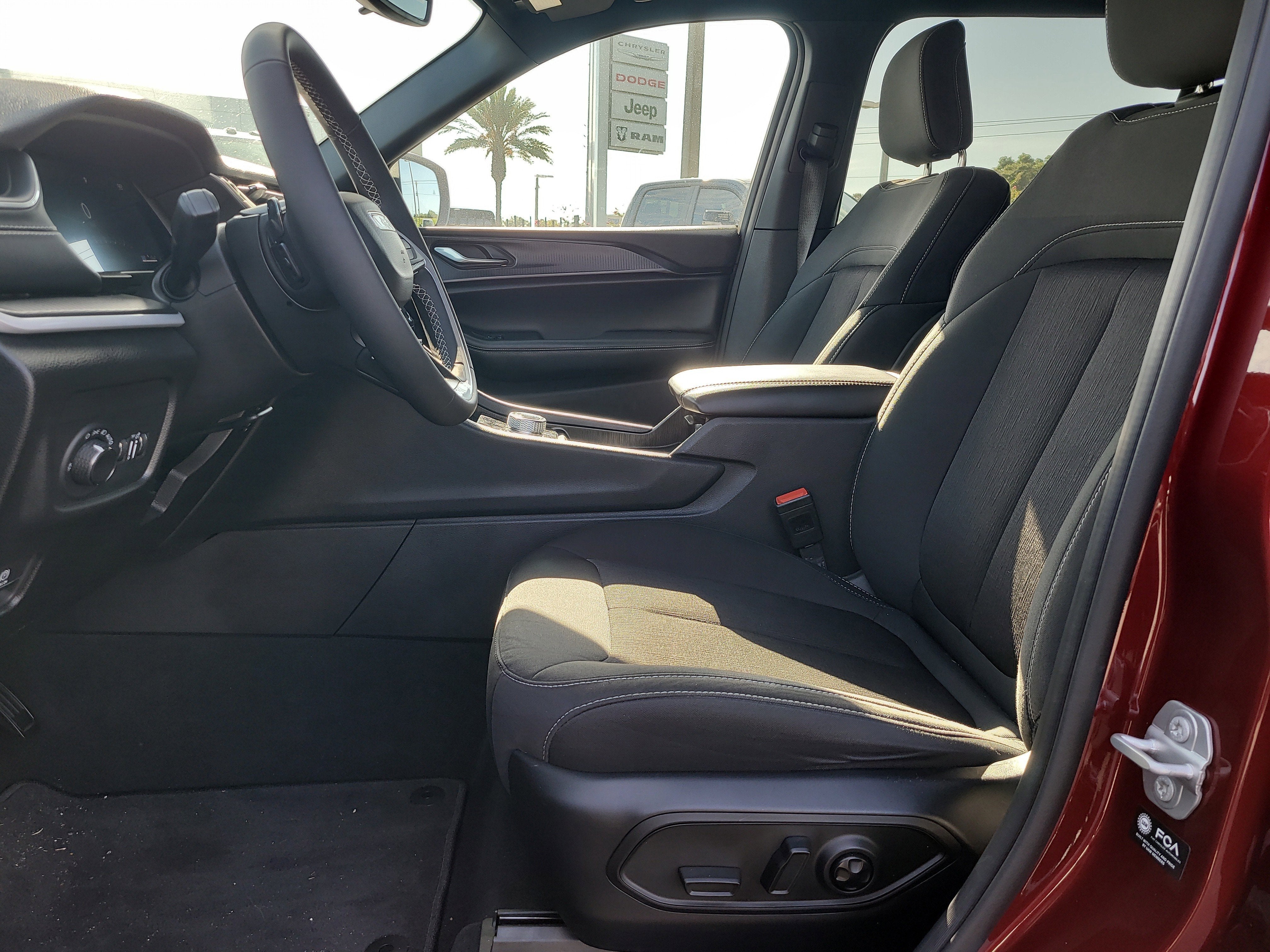 2024 Jeep Grand Cherokee L Laredo