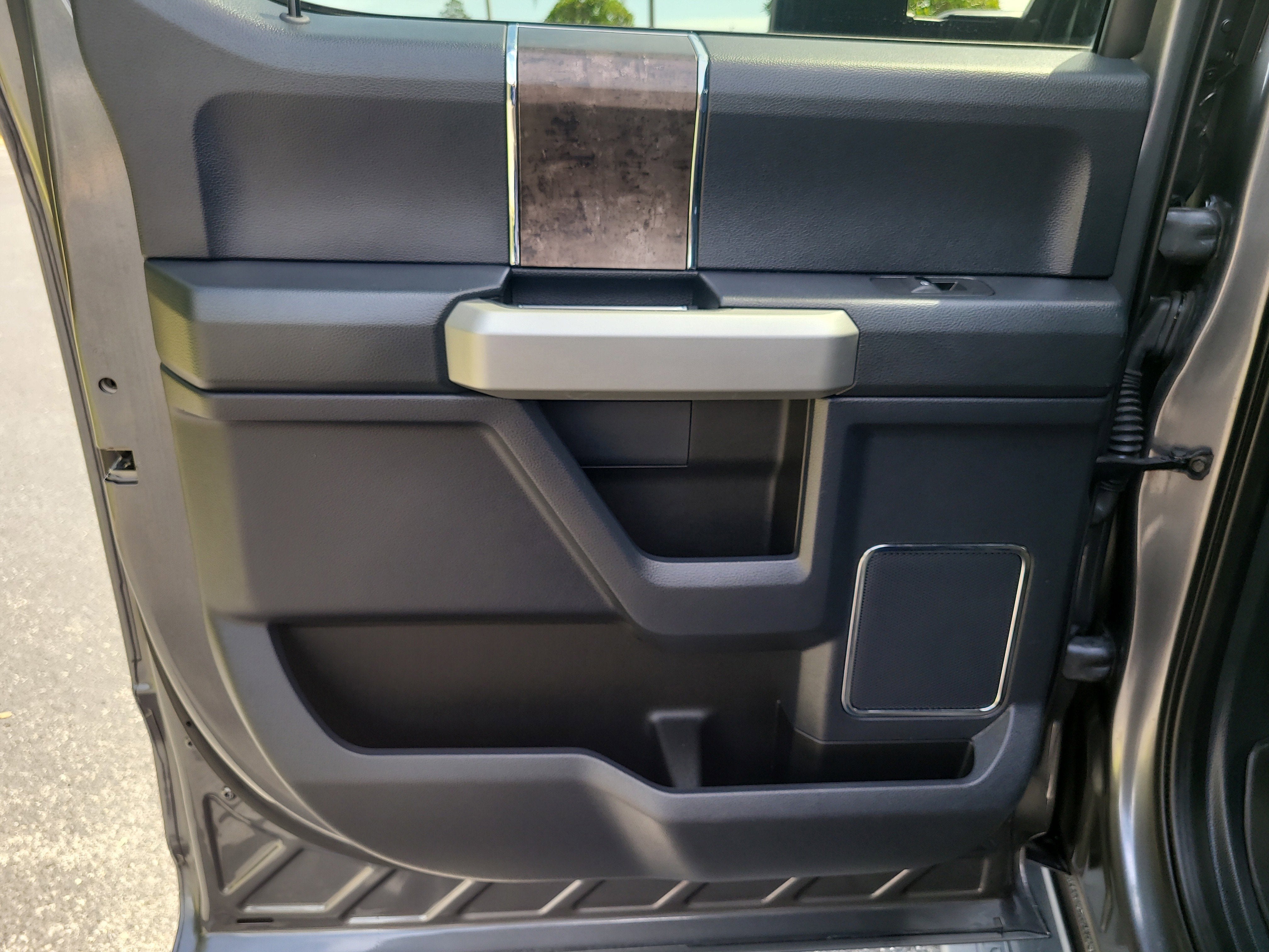 2022 Ford Super Duty F-250 SRW LARIAT