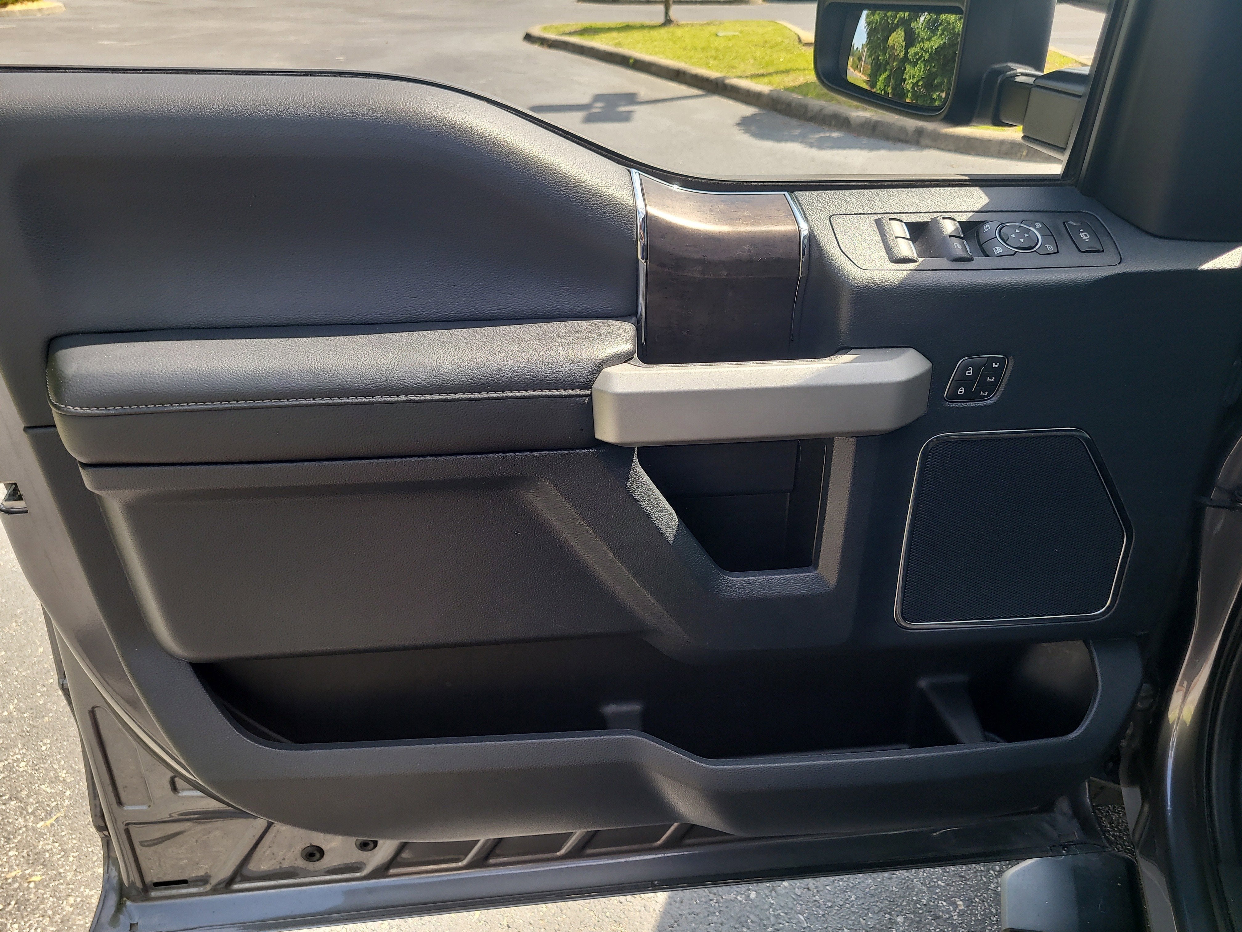 2022 Ford Super Duty F-250 SRW LARIAT