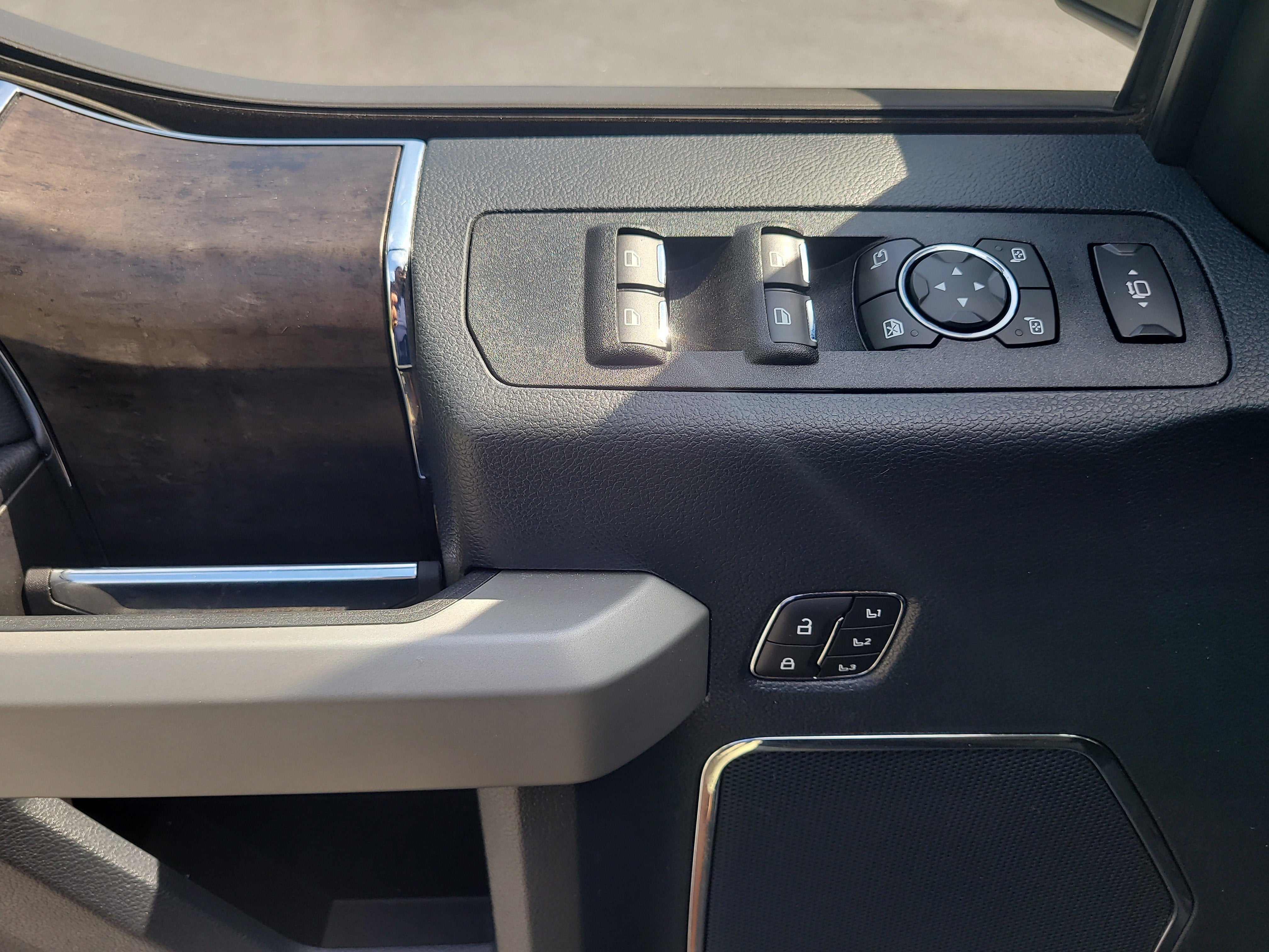 2022 Ford Super Duty F-250 SRW LARIAT