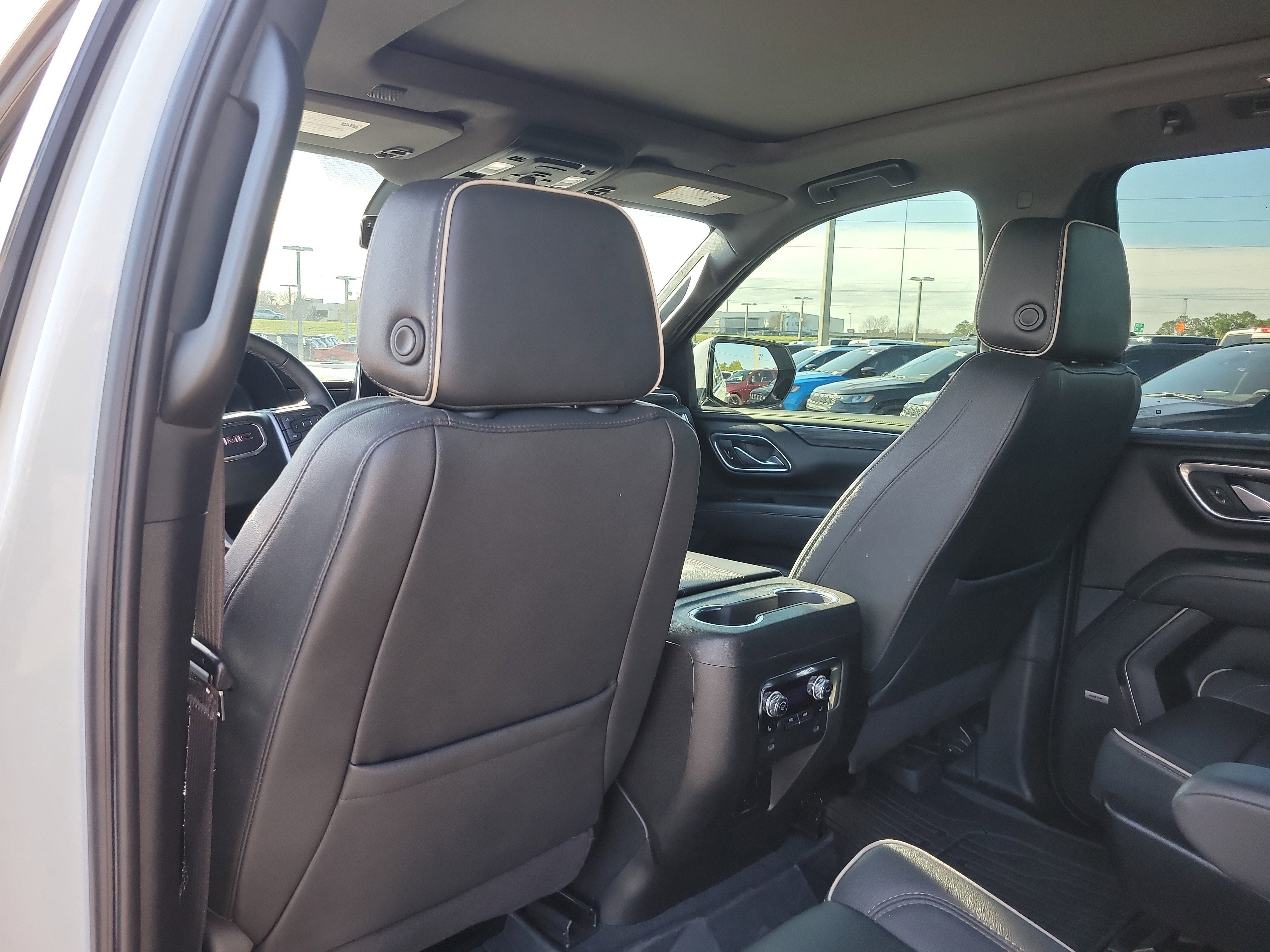 2023 GMC Yukon XL SLT