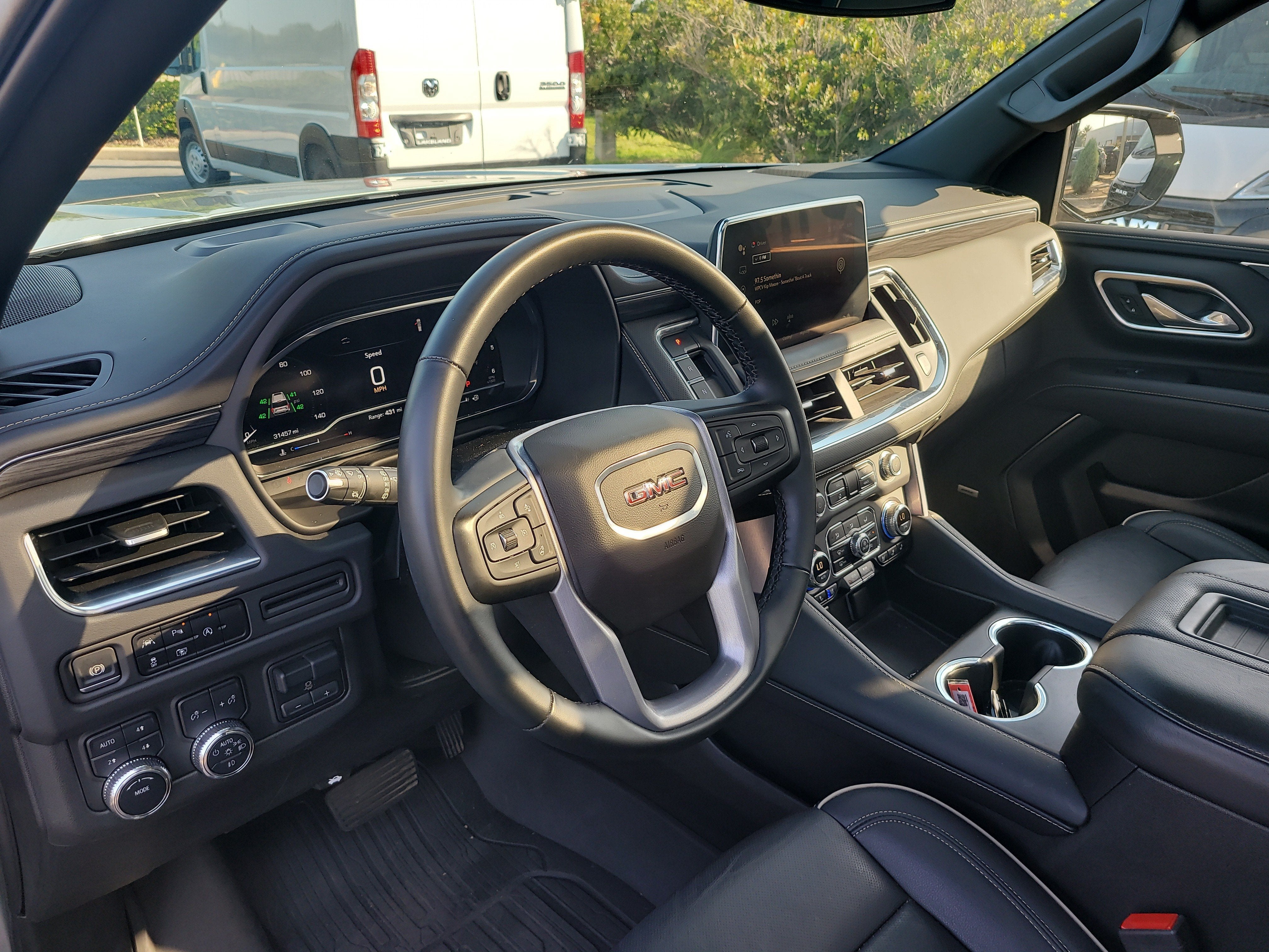 2024 GMC Yukon XL SLT