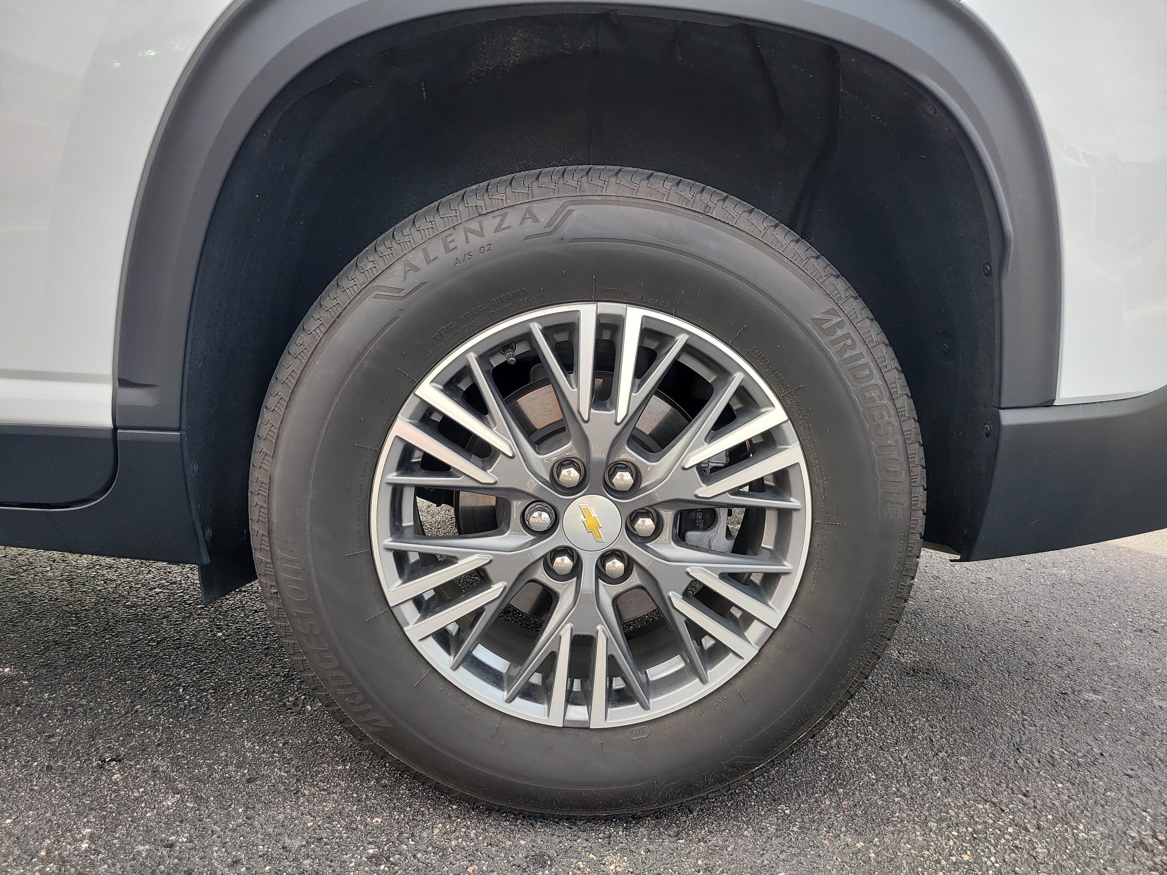 2025 Chevrolet Traverse FWD LT