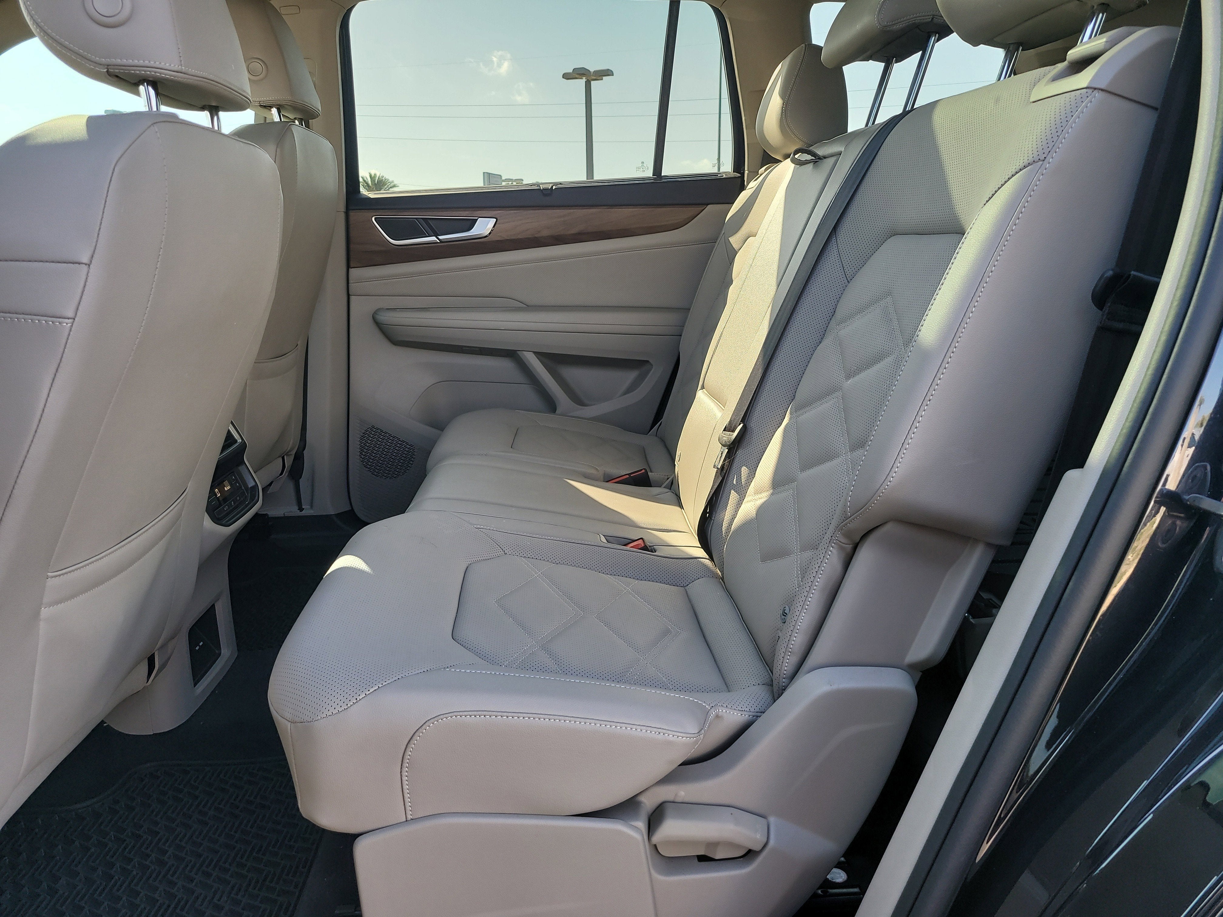 2024 Volkswagen Atlas 2.0T SE with Technology
