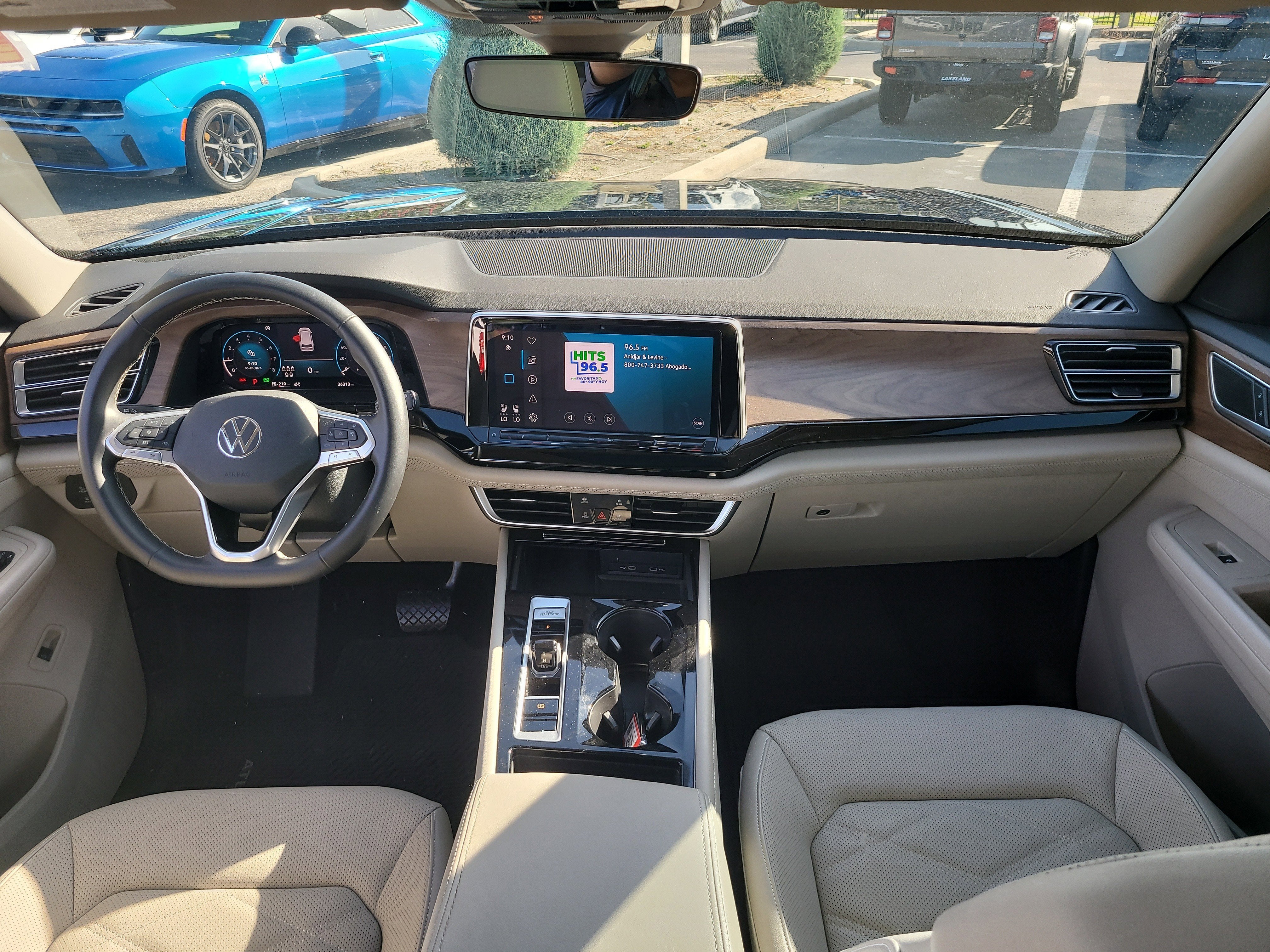 2024 Volkswagen Atlas 2.0T SE with Technology