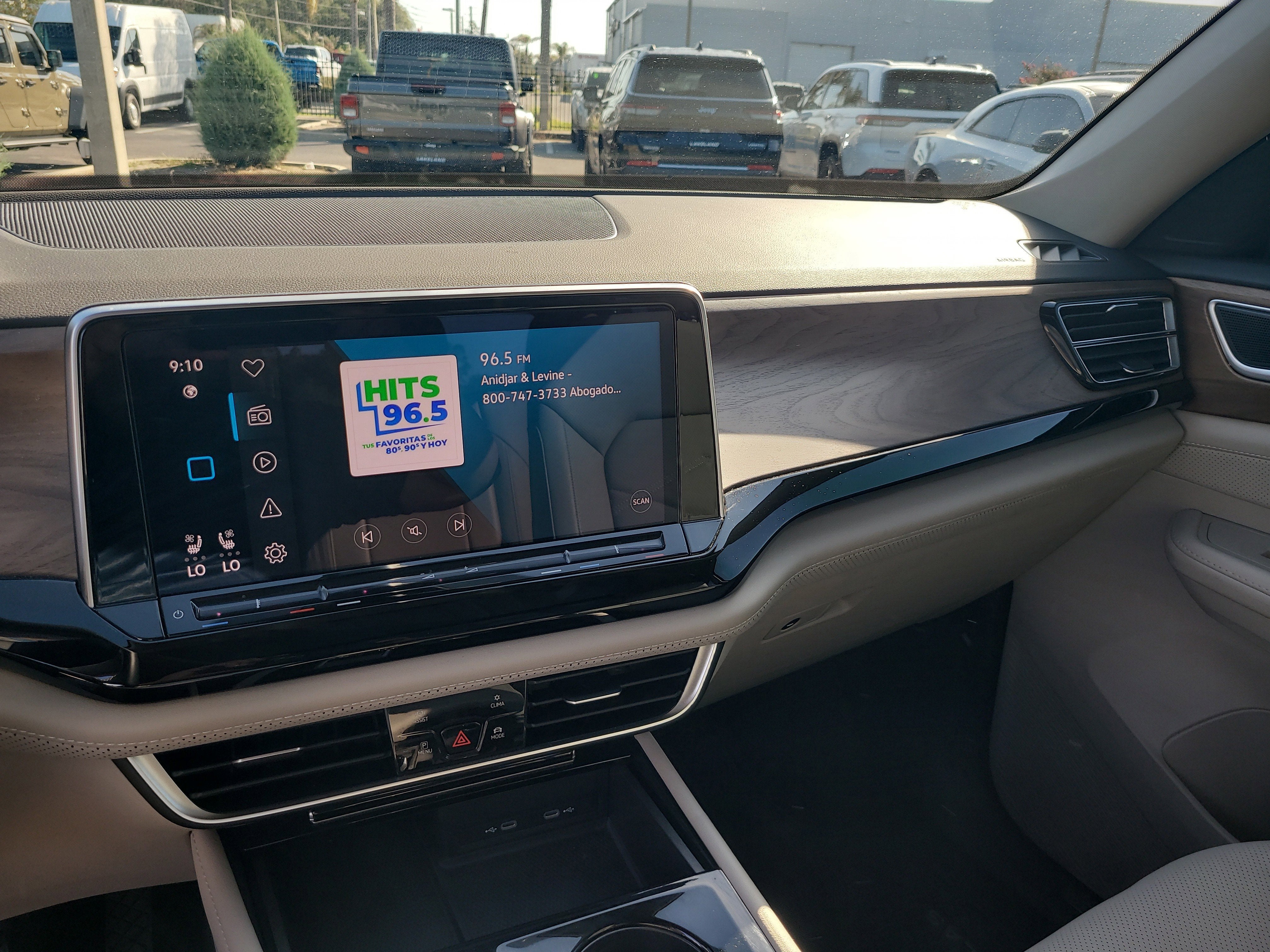2024 Volkswagen Atlas 2.0T SE with Technology