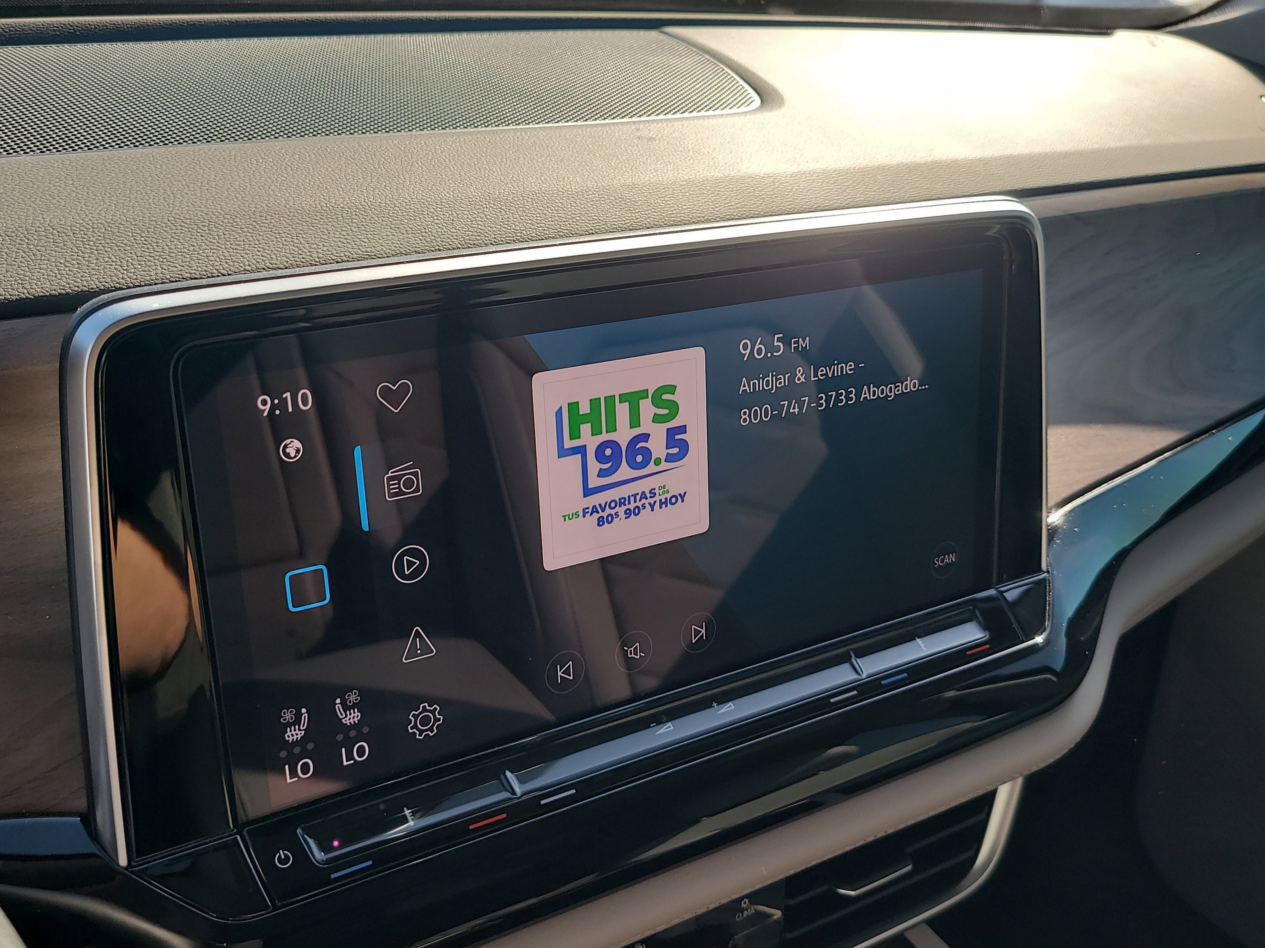 2024 Volkswagen Atlas 2.0T SE with Technology