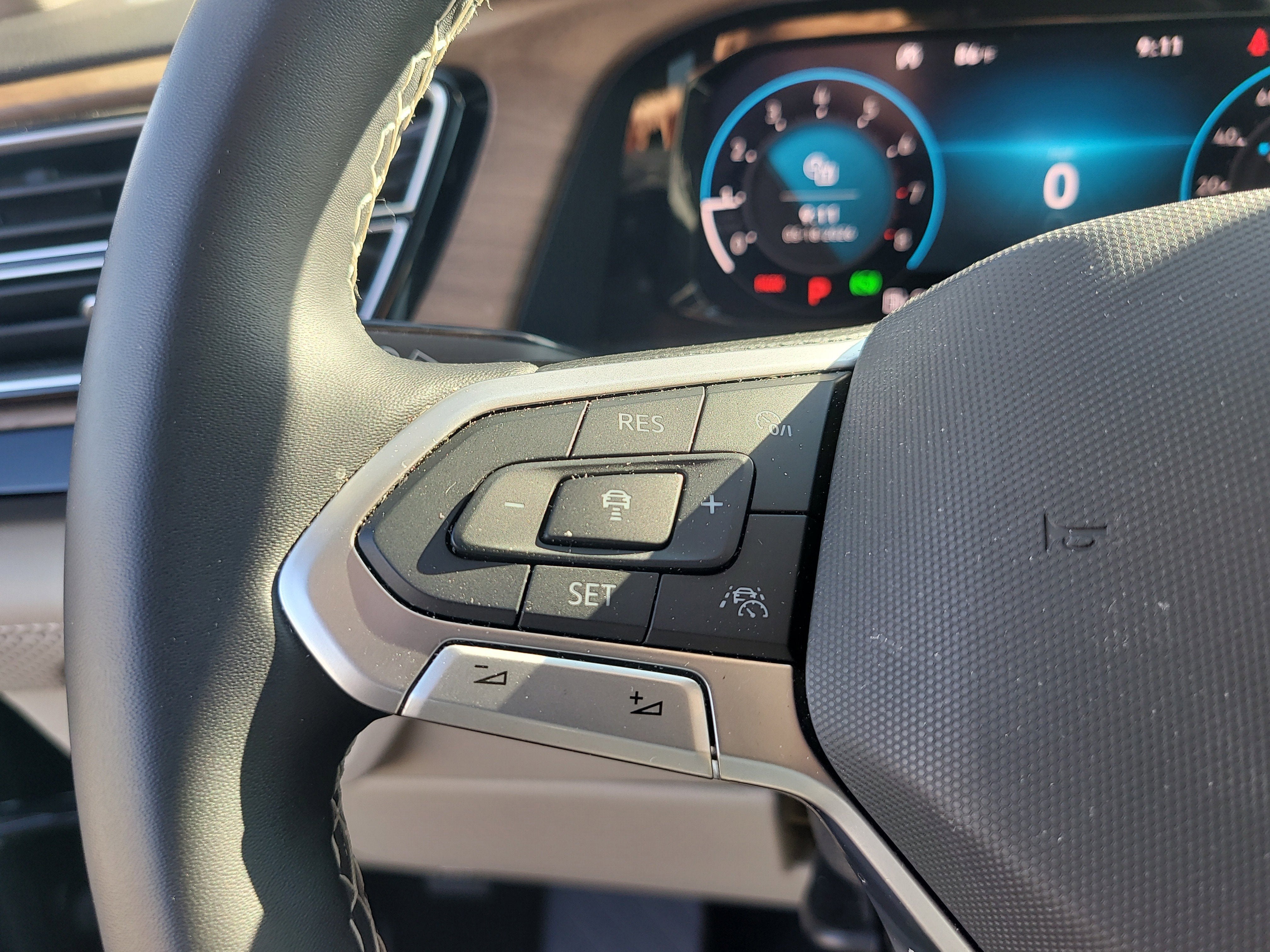 2024 Volkswagen Atlas 2.0T SE with Technology