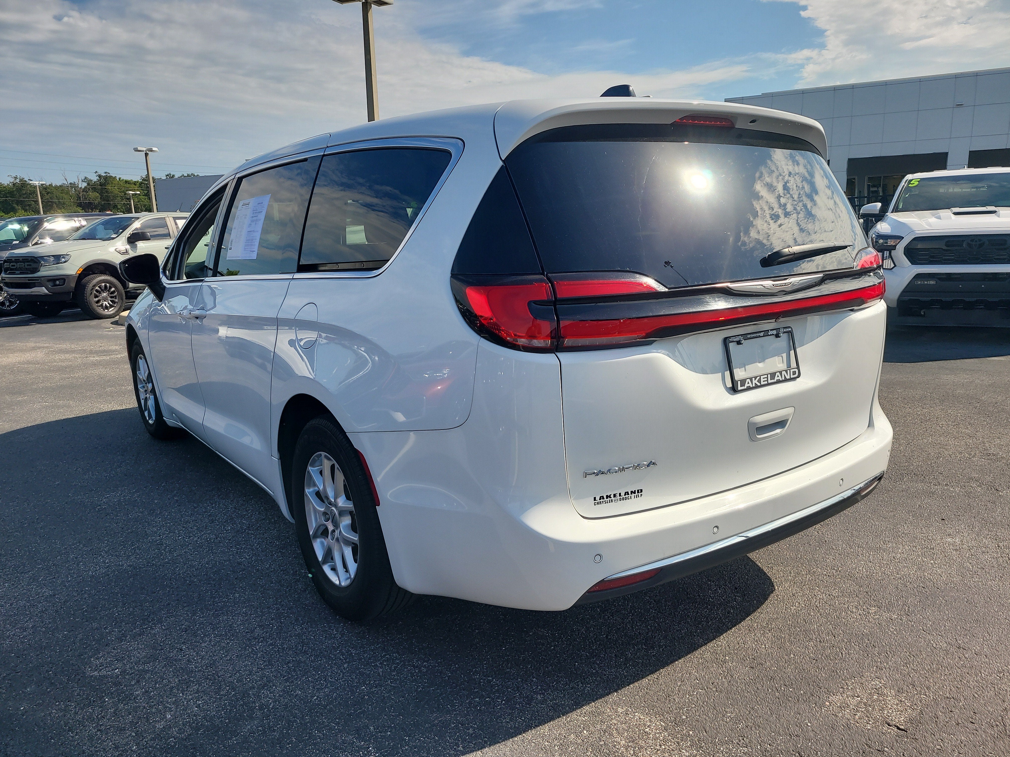 2023 Chrysler Pacifica Touring L