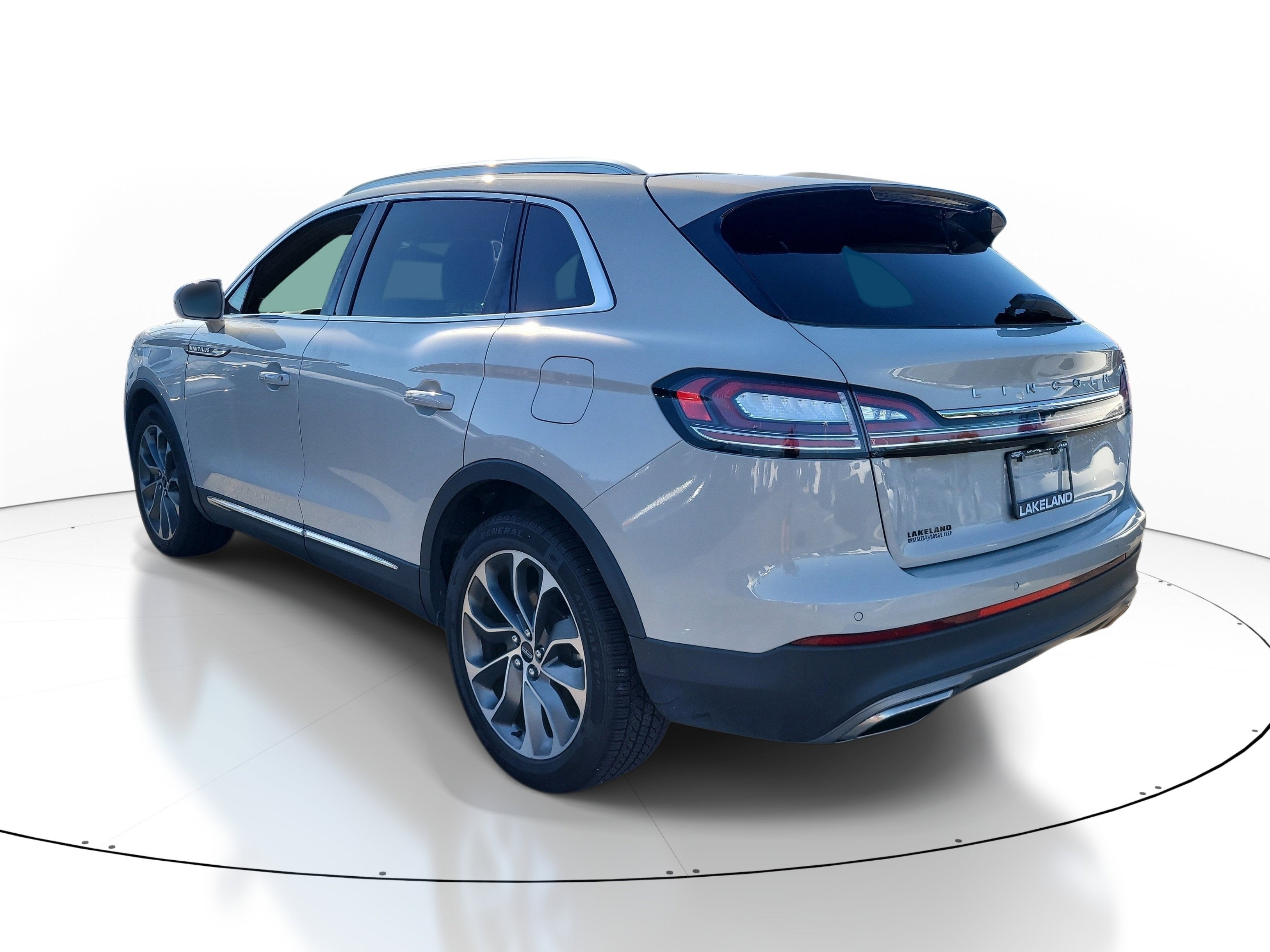 2022 Lincoln Nautilus Reserve