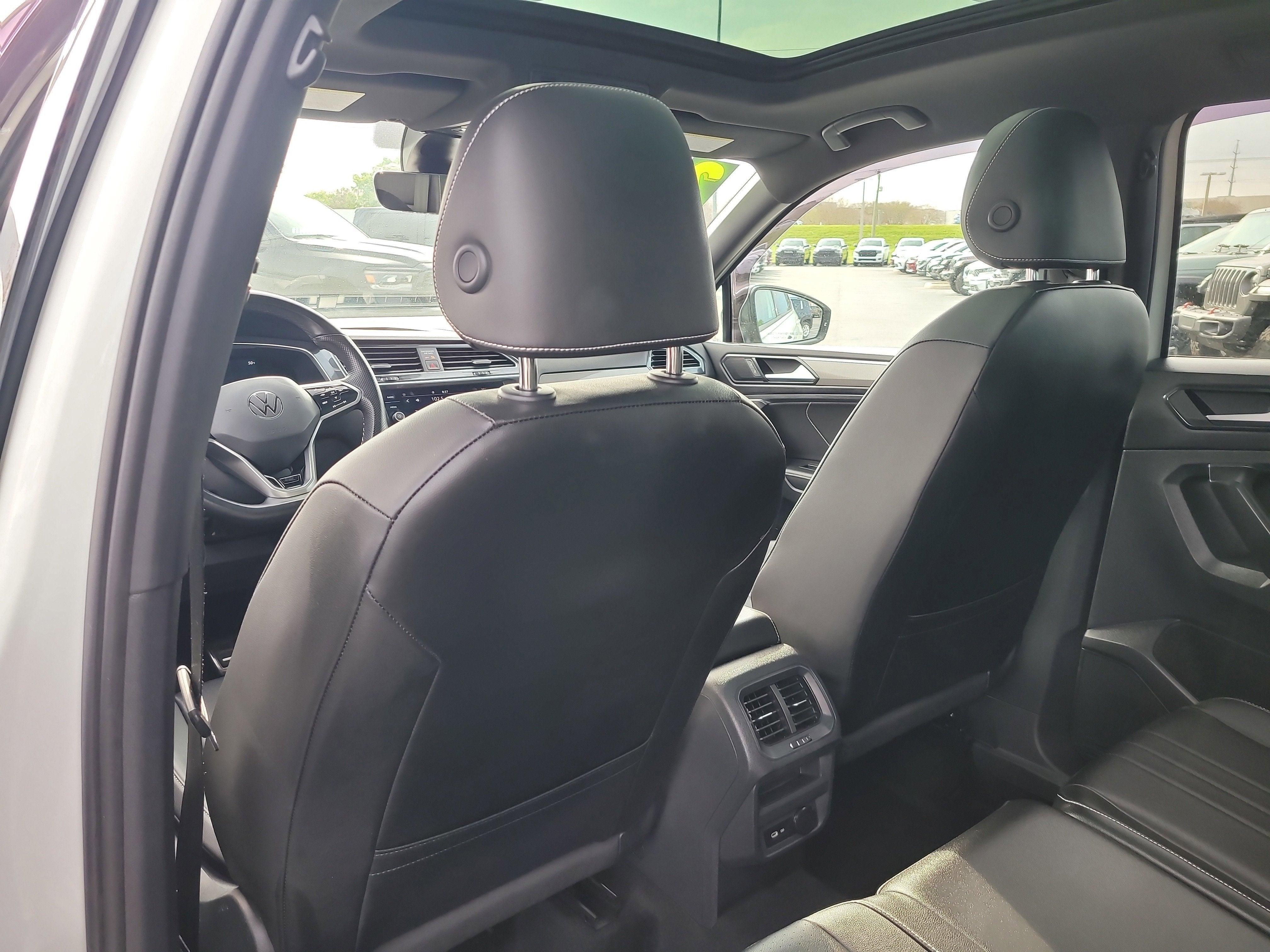 2022 Volkswagen Tiguan SE R-Line Black