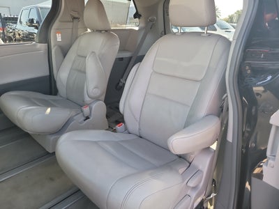 2017 Toyota Sienna XLE