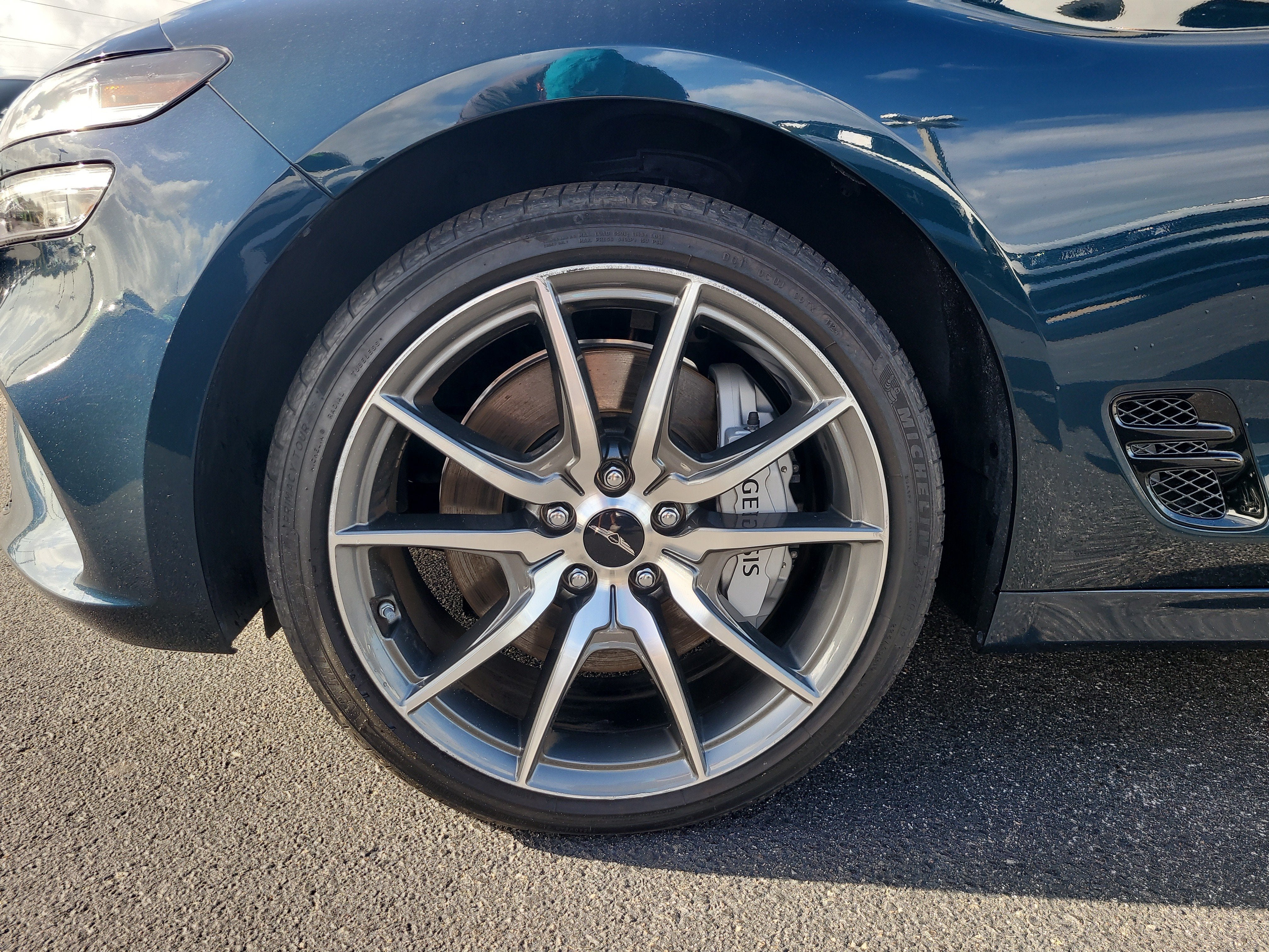 2025 Genesis G70 2.5T