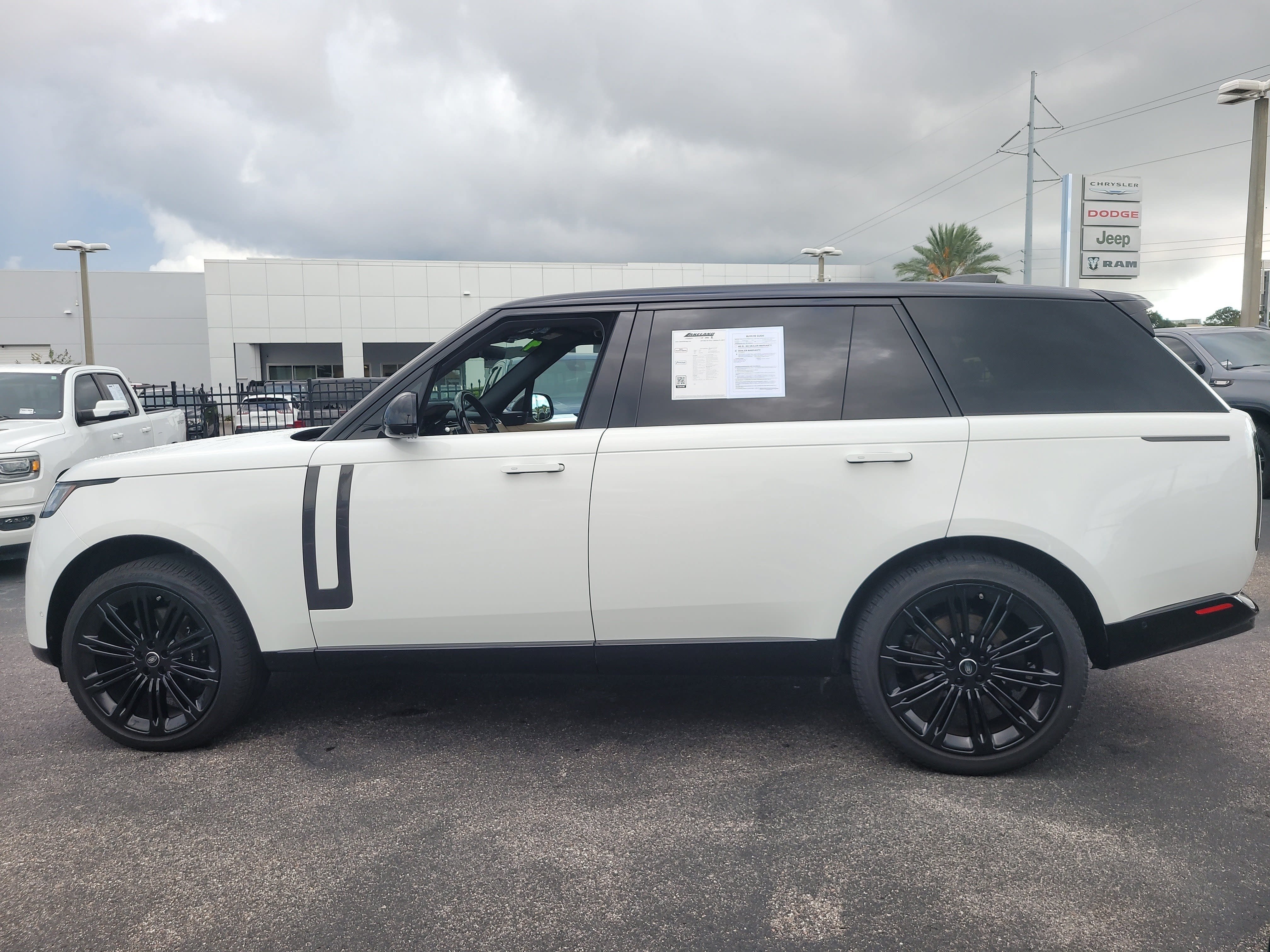 2024 Land Rover Range Rover SE