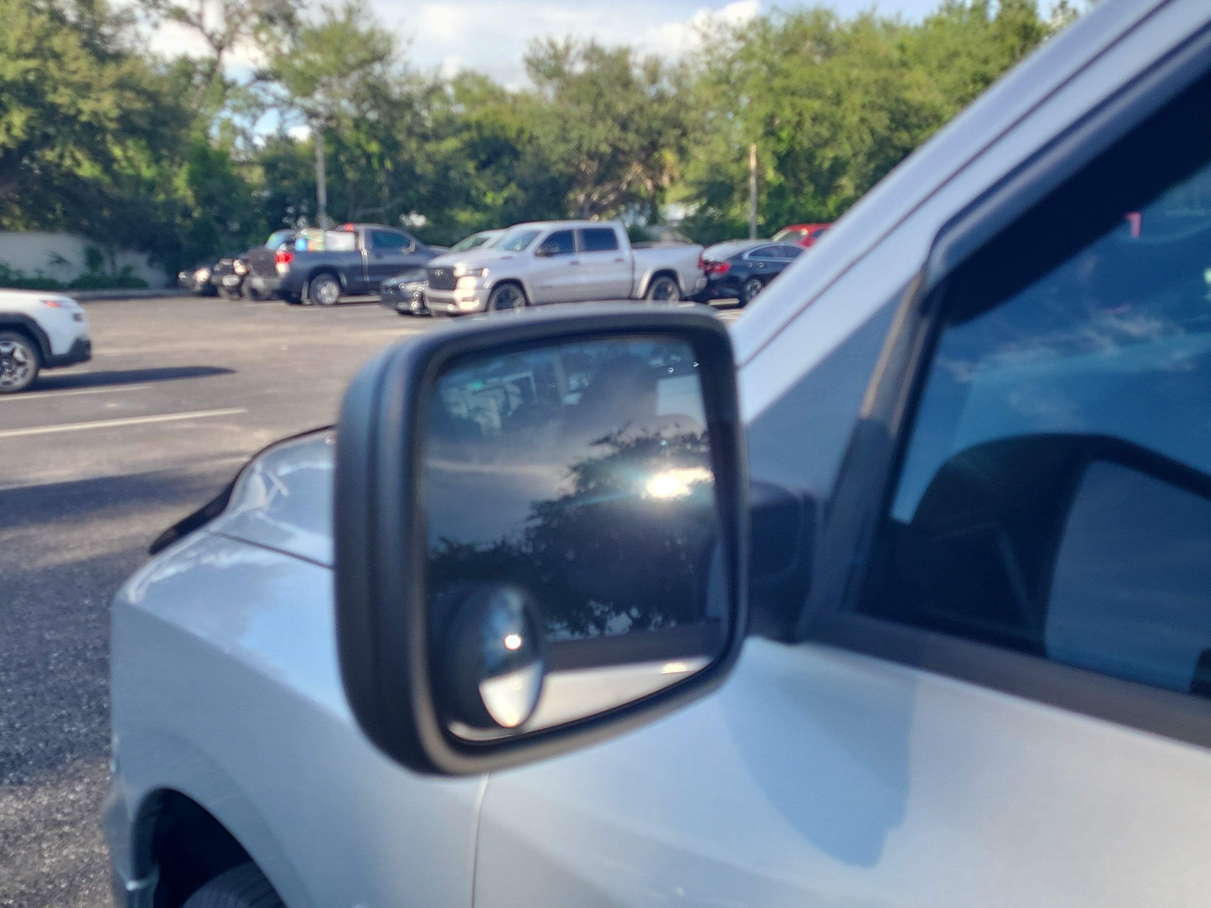 2016 RAM 1500 SLT