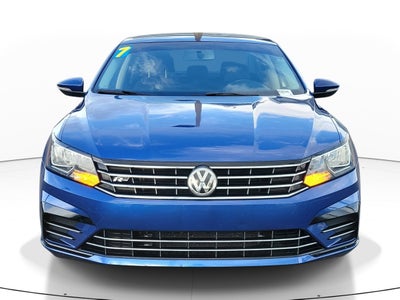 2017 Volkswagen Passat R-Line w/Comfort Pkg