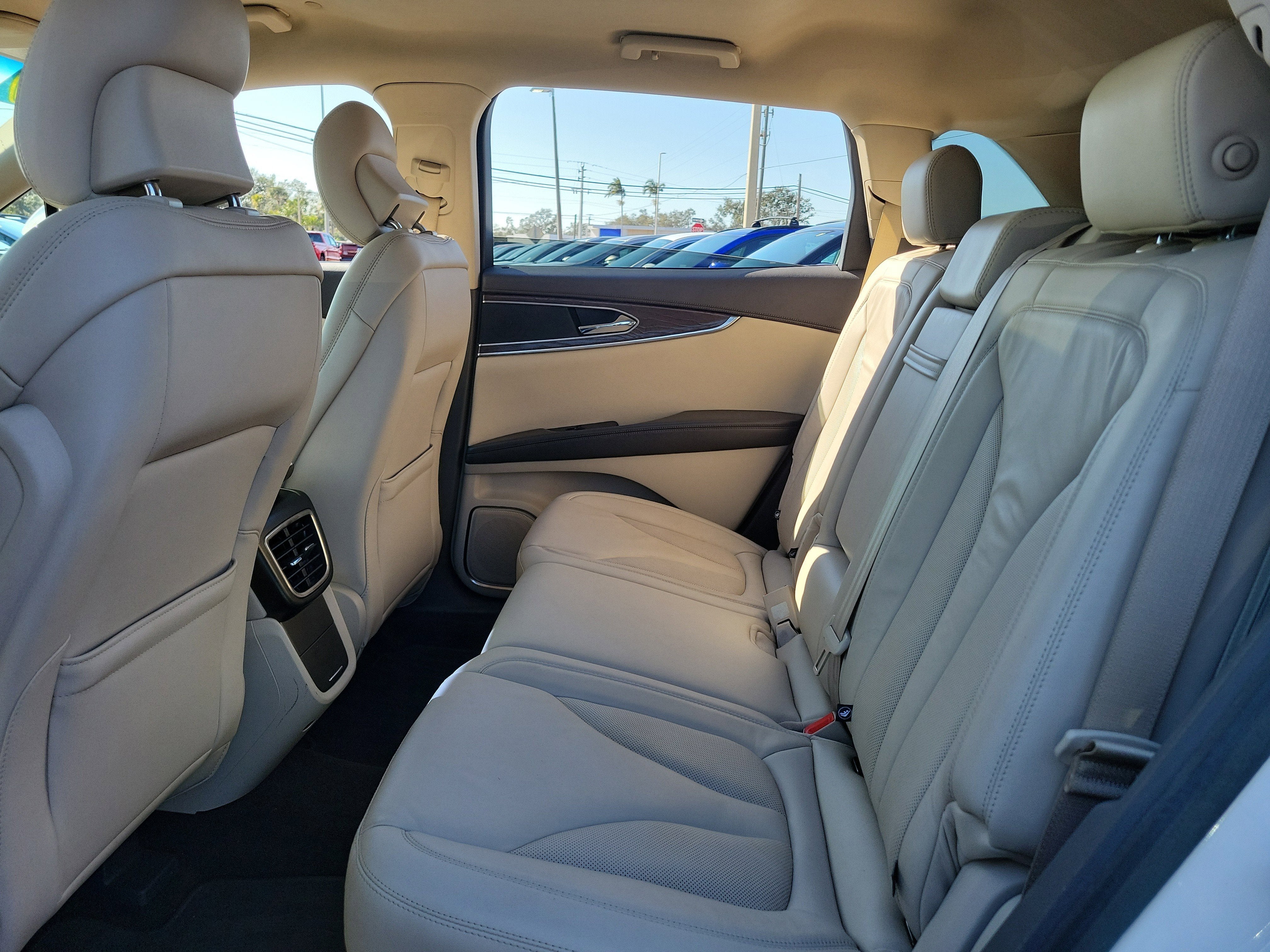 2019 Lincoln Nautilus Select