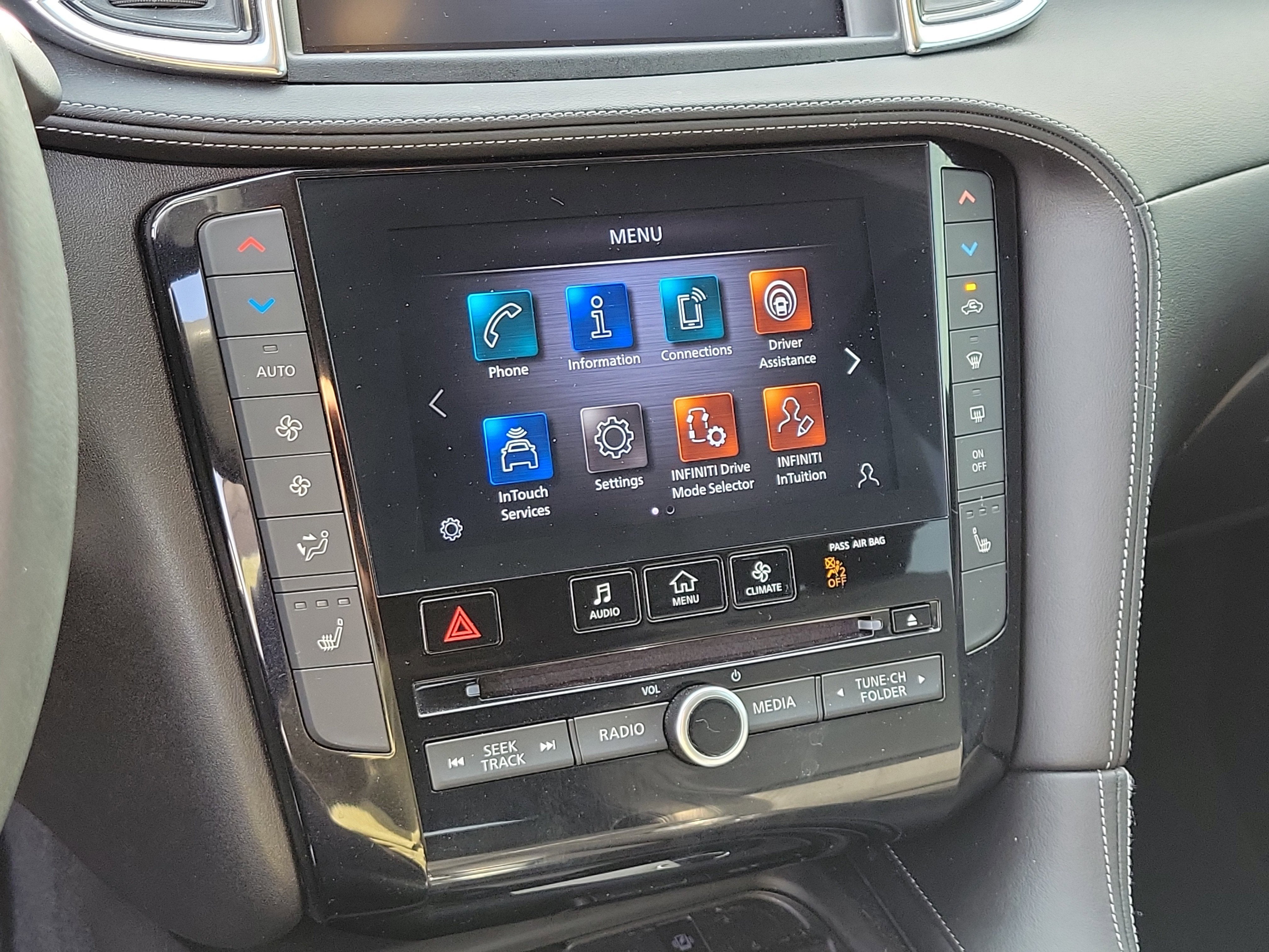 2023 INFINITI QX50 LUXE