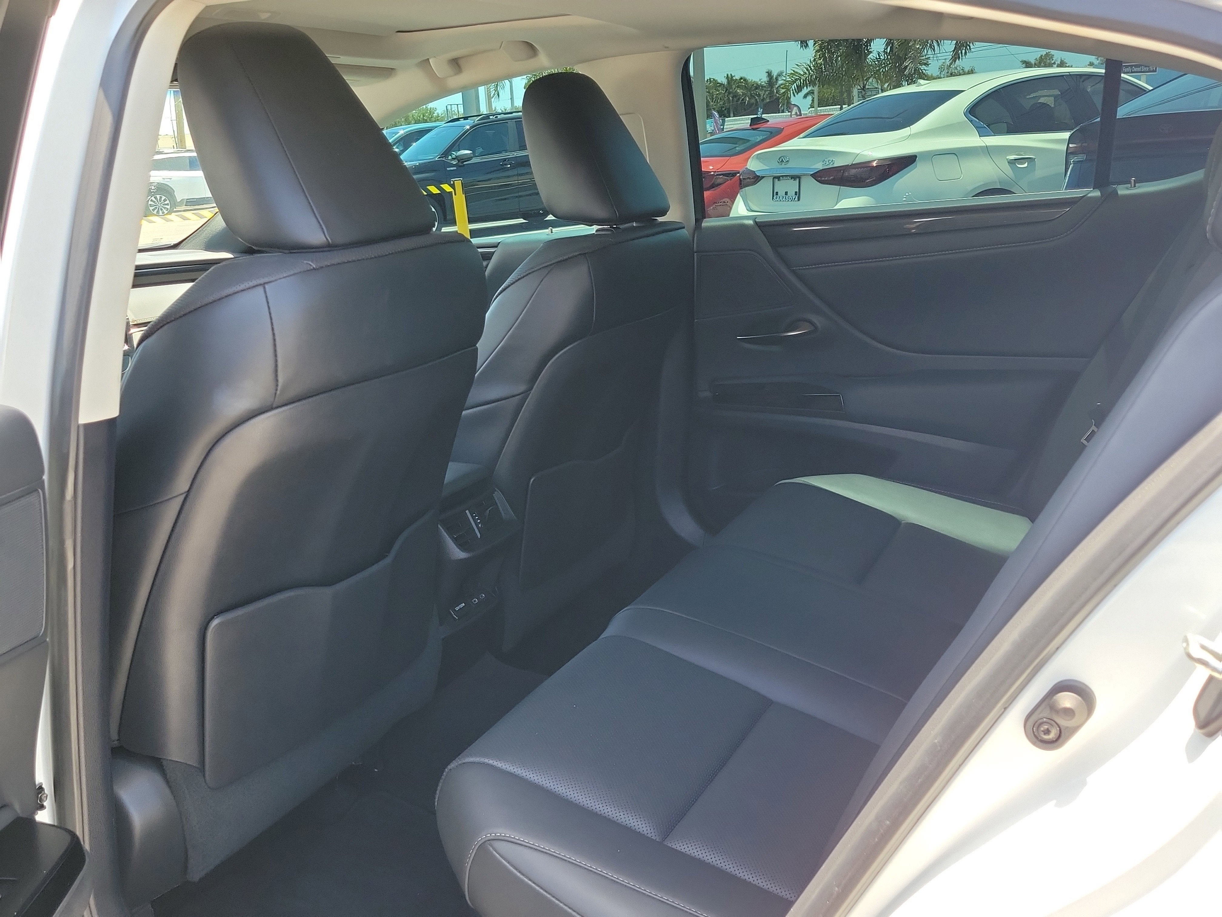 2022 Lexus ES ES 300h