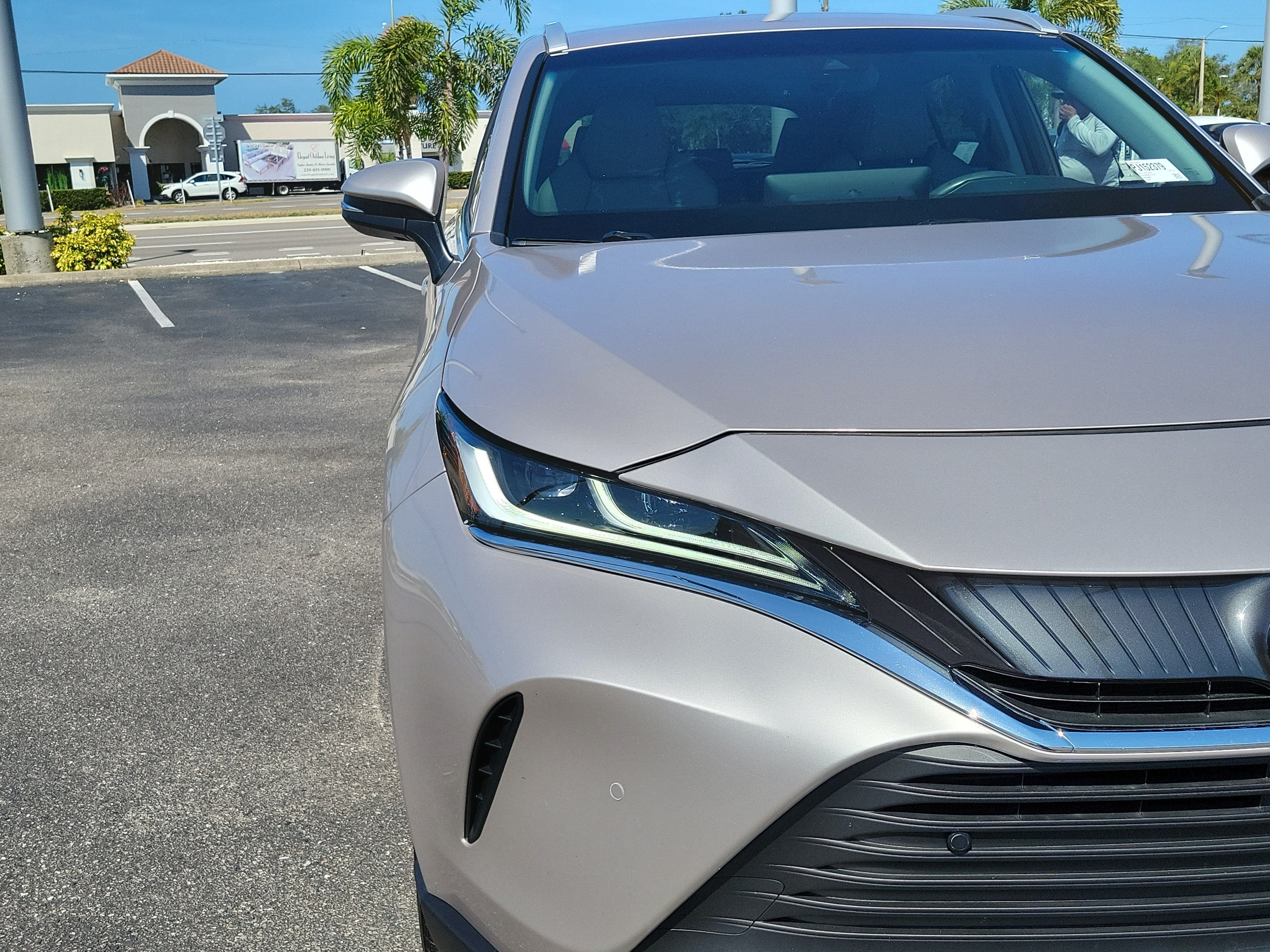 2023 Toyota Venza LE