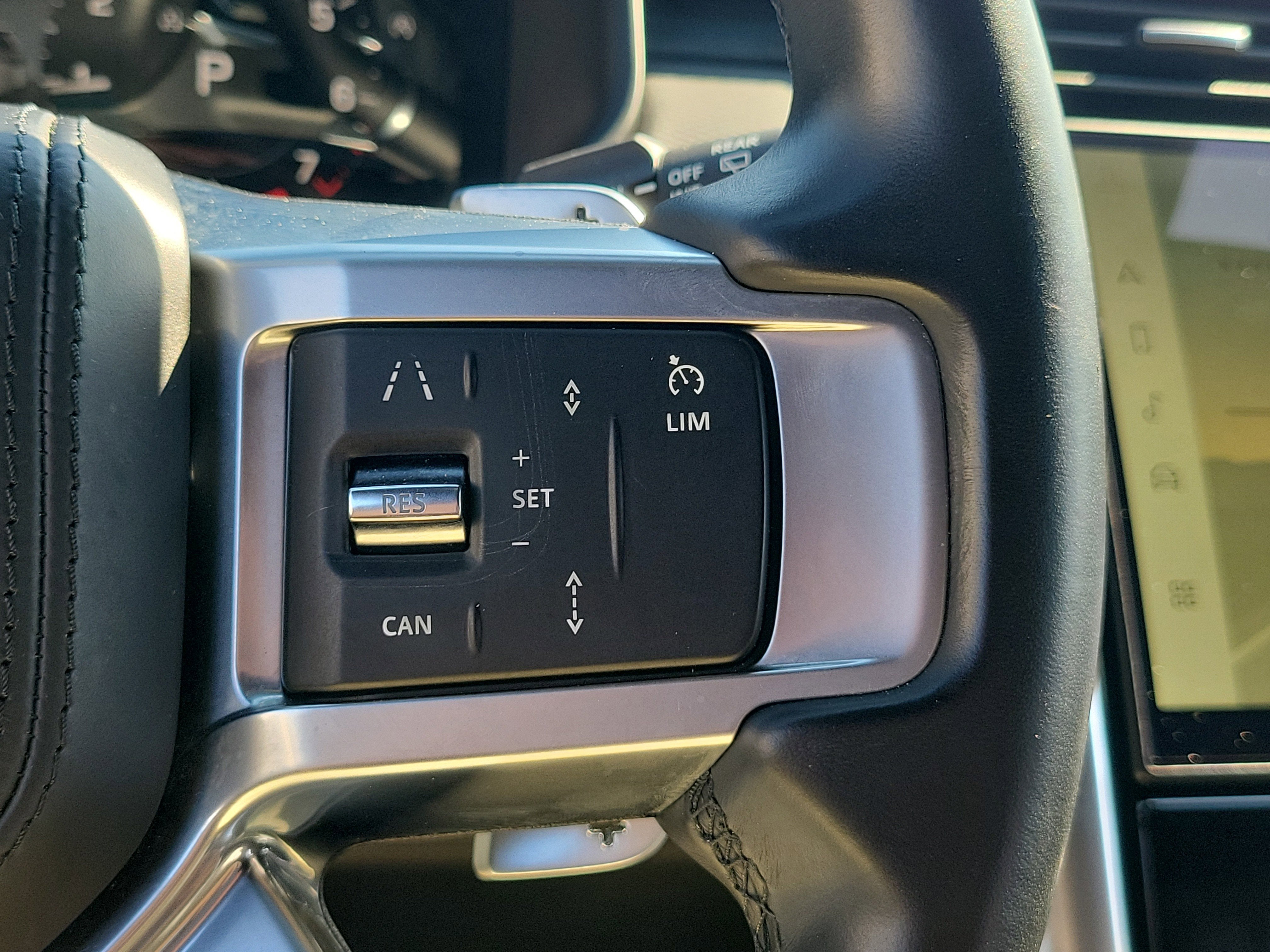 2023 Land Rover Discovery HSE R-Dynamic