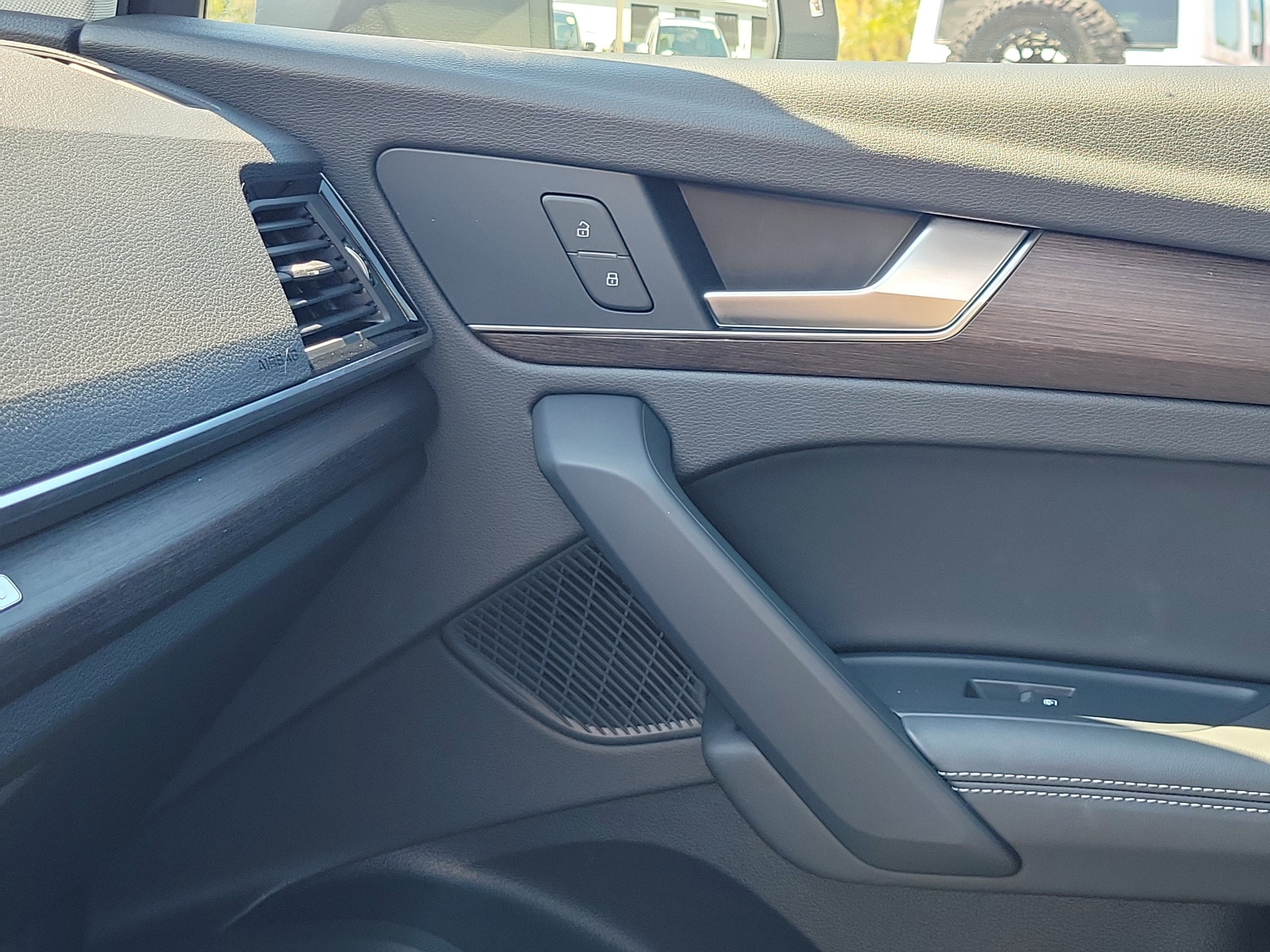 2024 Audi Q5 S line Premium Plus