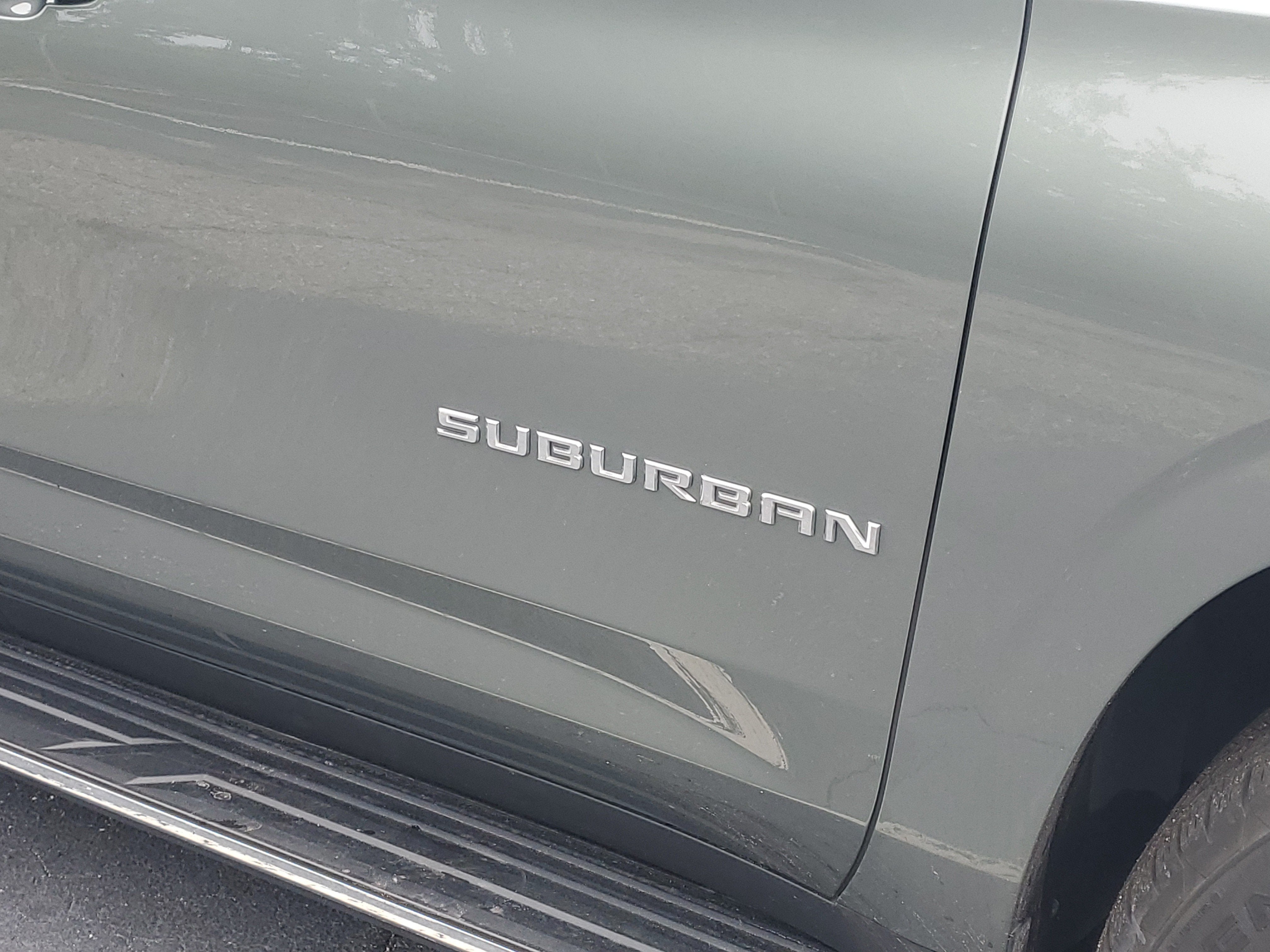 2023 Chevrolet Suburban LT